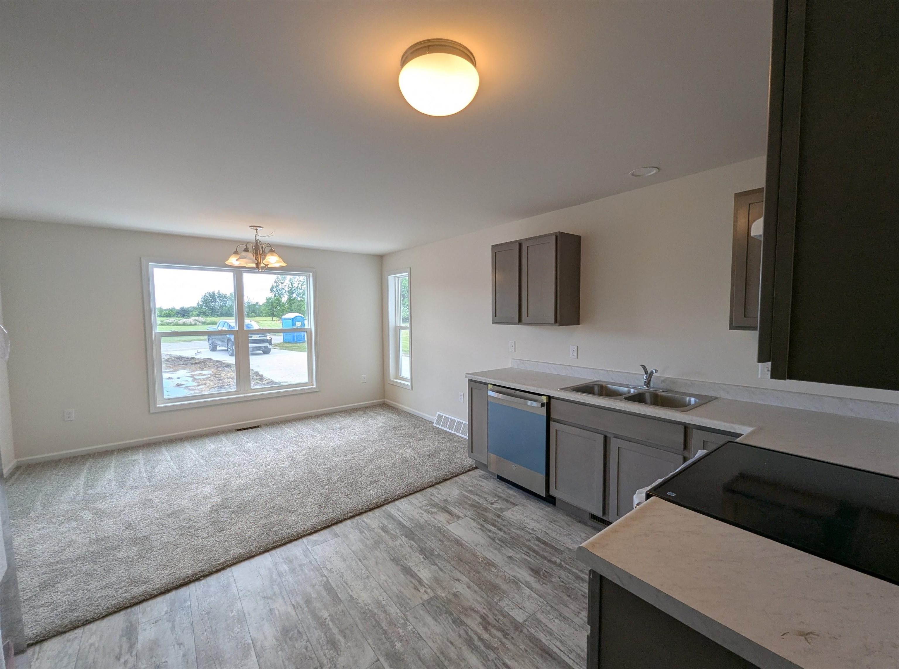 268 Stern Drive Property Photo 11