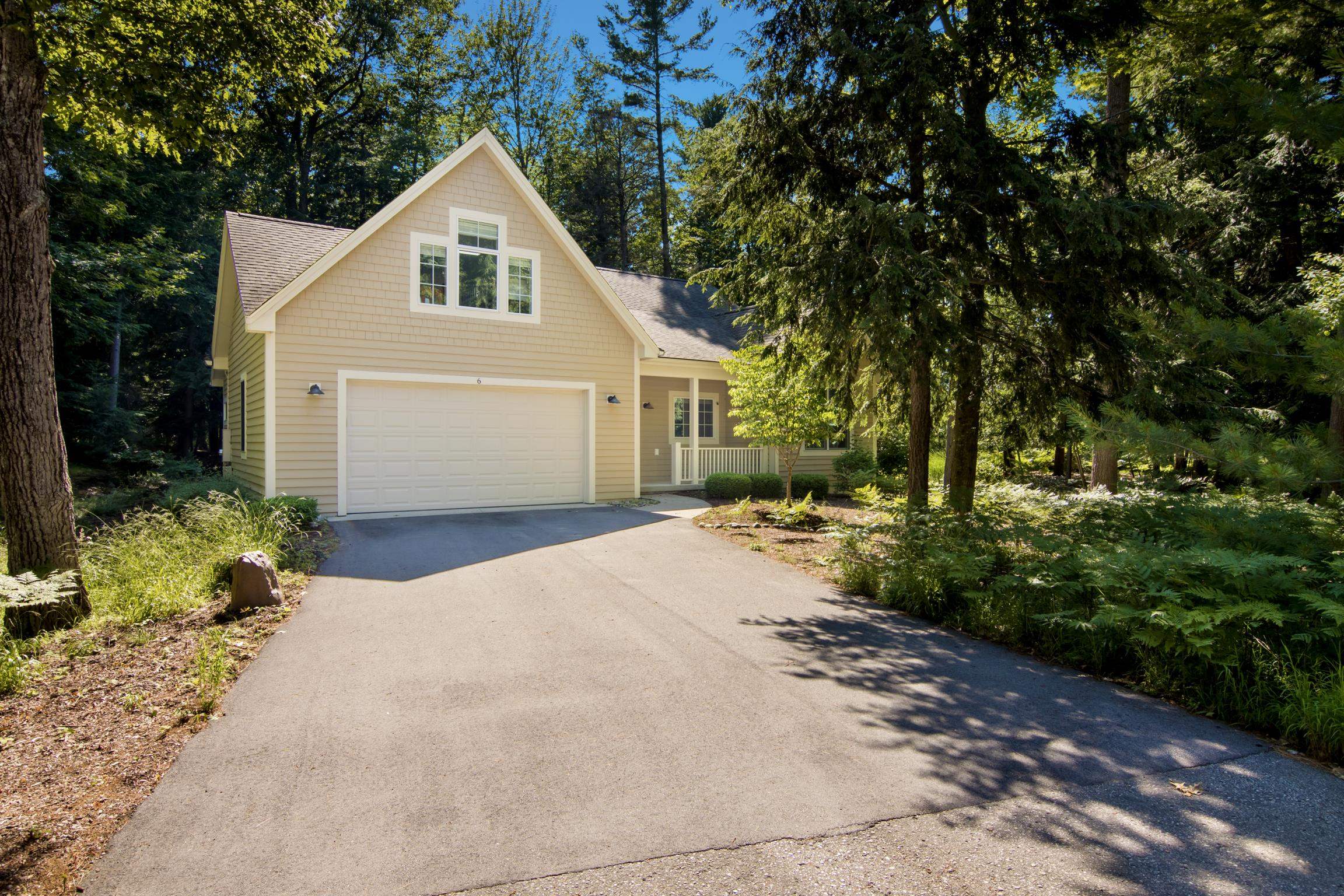6 Twisted Oak Property Photo 1