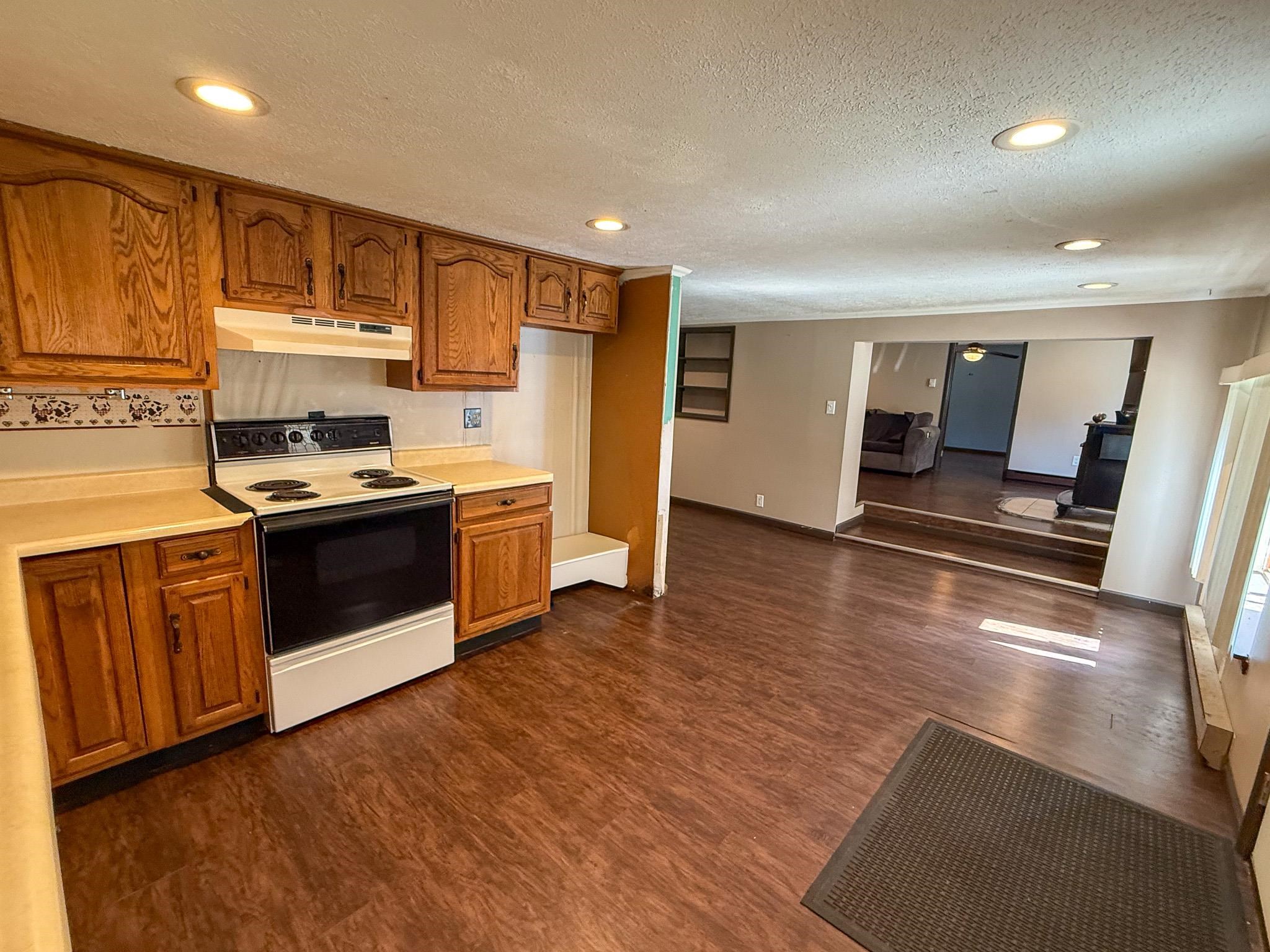 9230 Monroe Road Property Photo 4