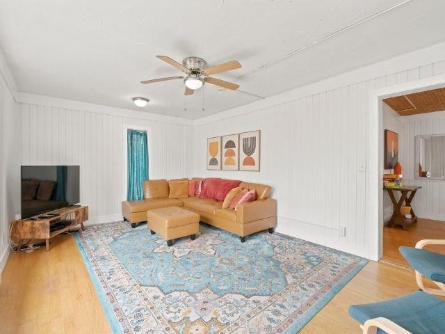 143 S Benzie Boulevard Property Photo 12