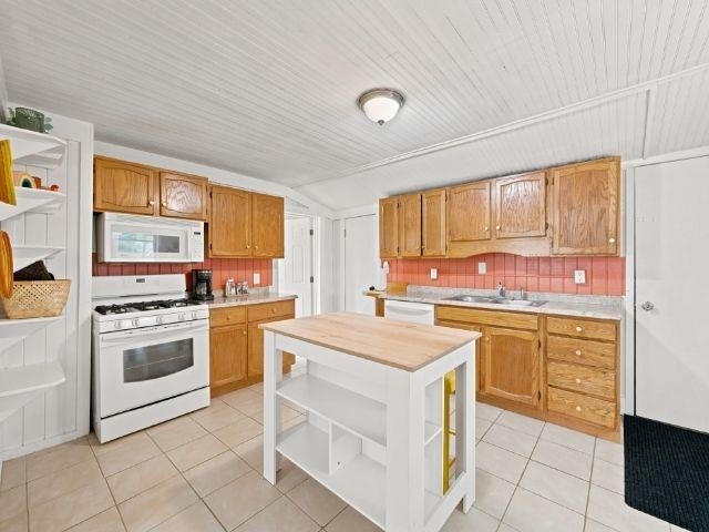 143 S Benzie Boulevard Property Photo 23