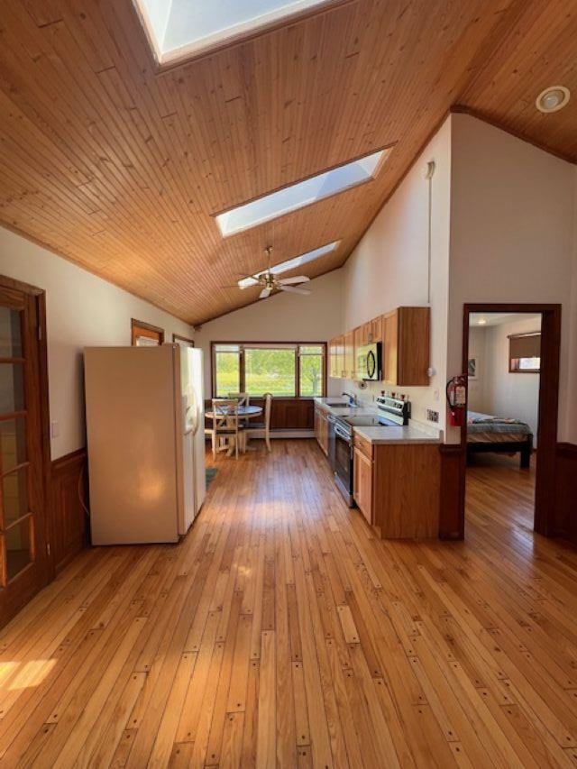 143 S Benzie Boulevard Property Photo 37