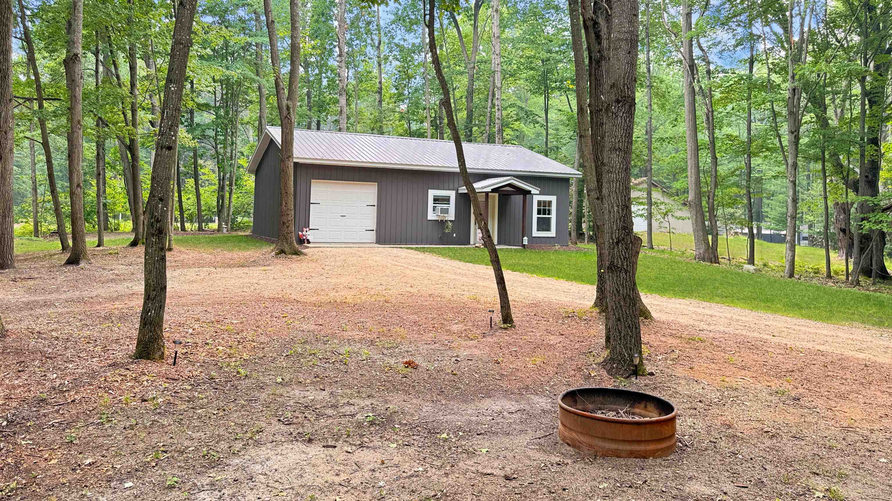 99 Middle Trail Property Photo 1