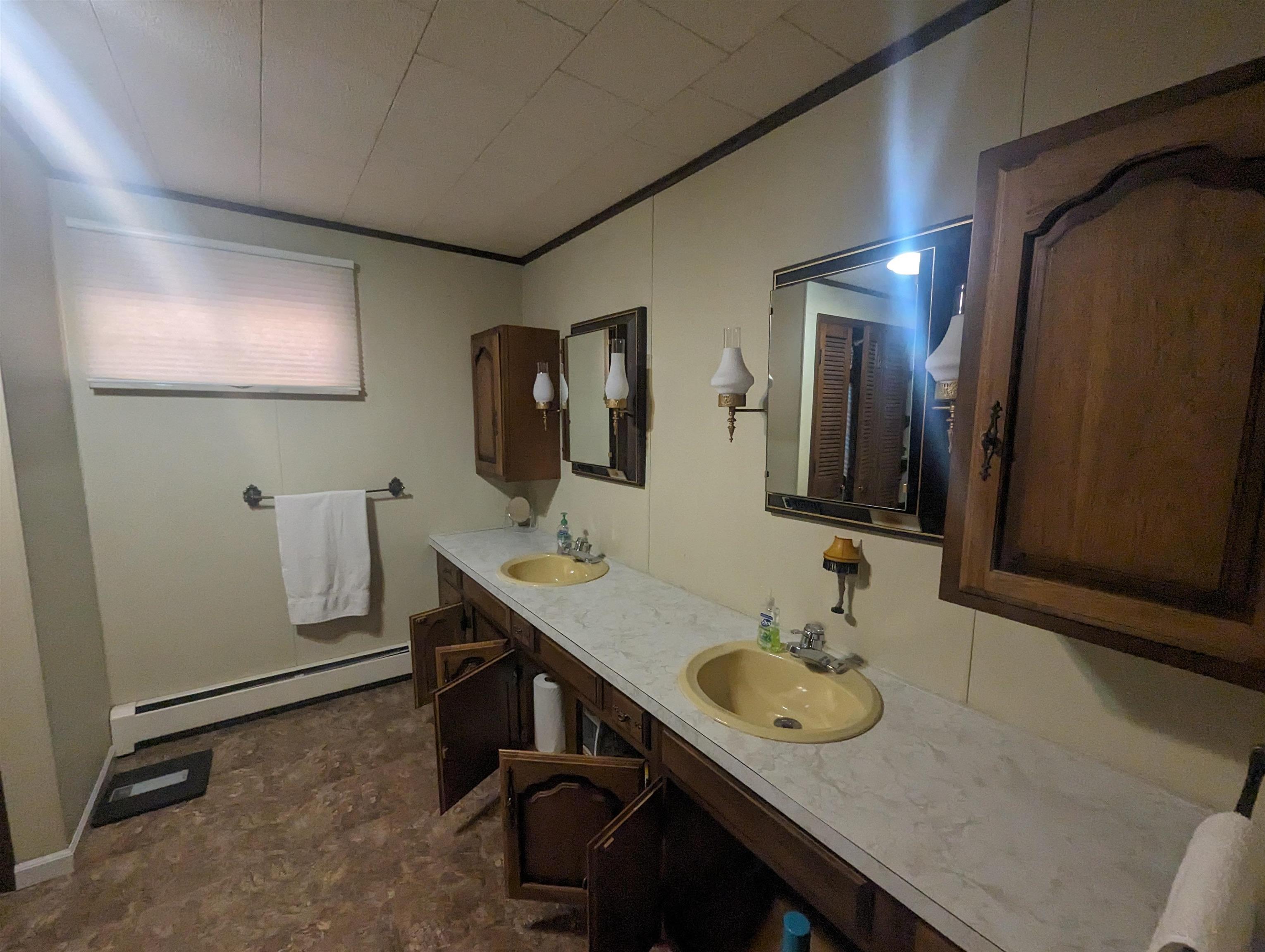 211 E Huron Road Property Photo 43