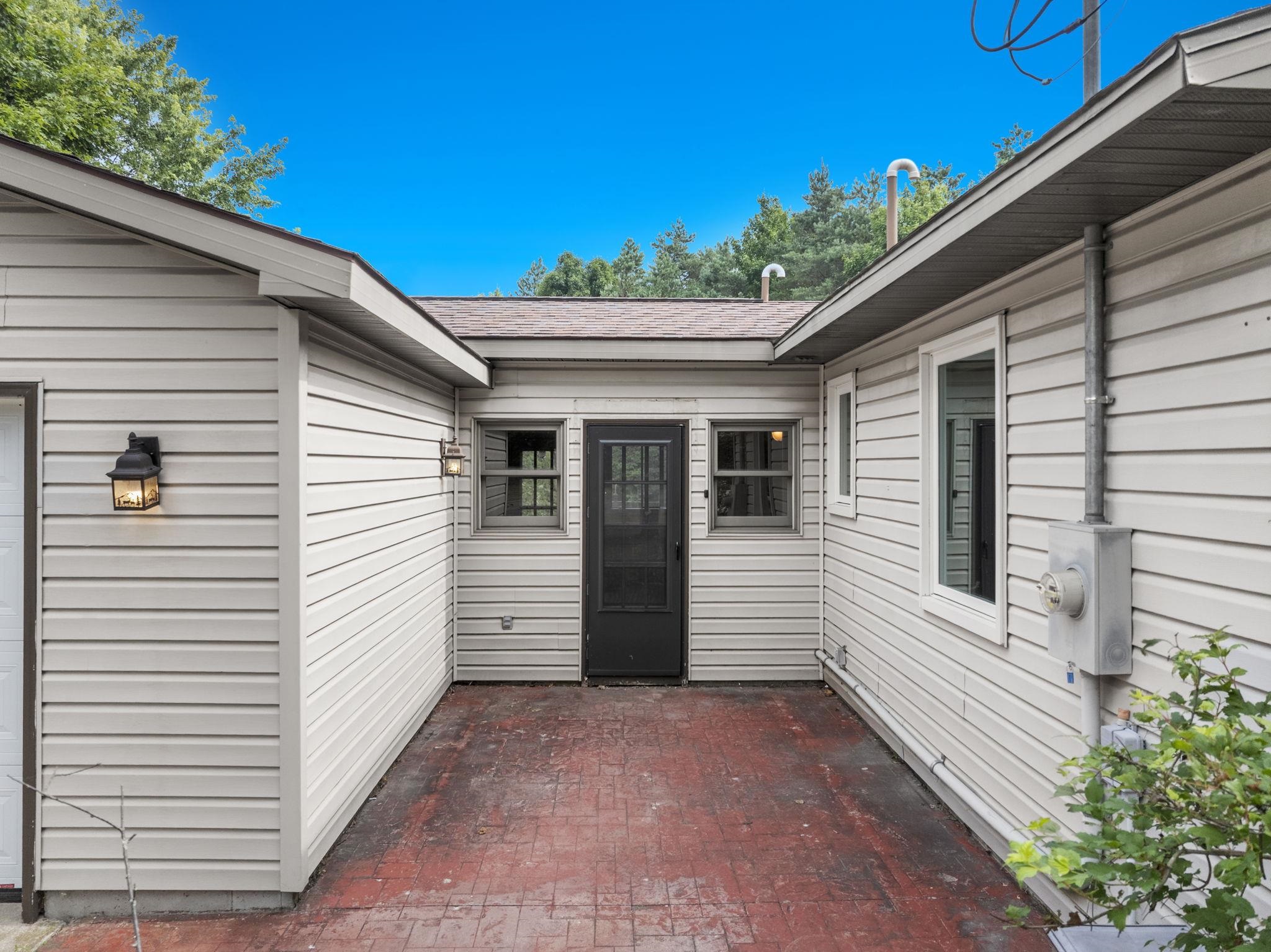 7788 Love Road Property Photo 6