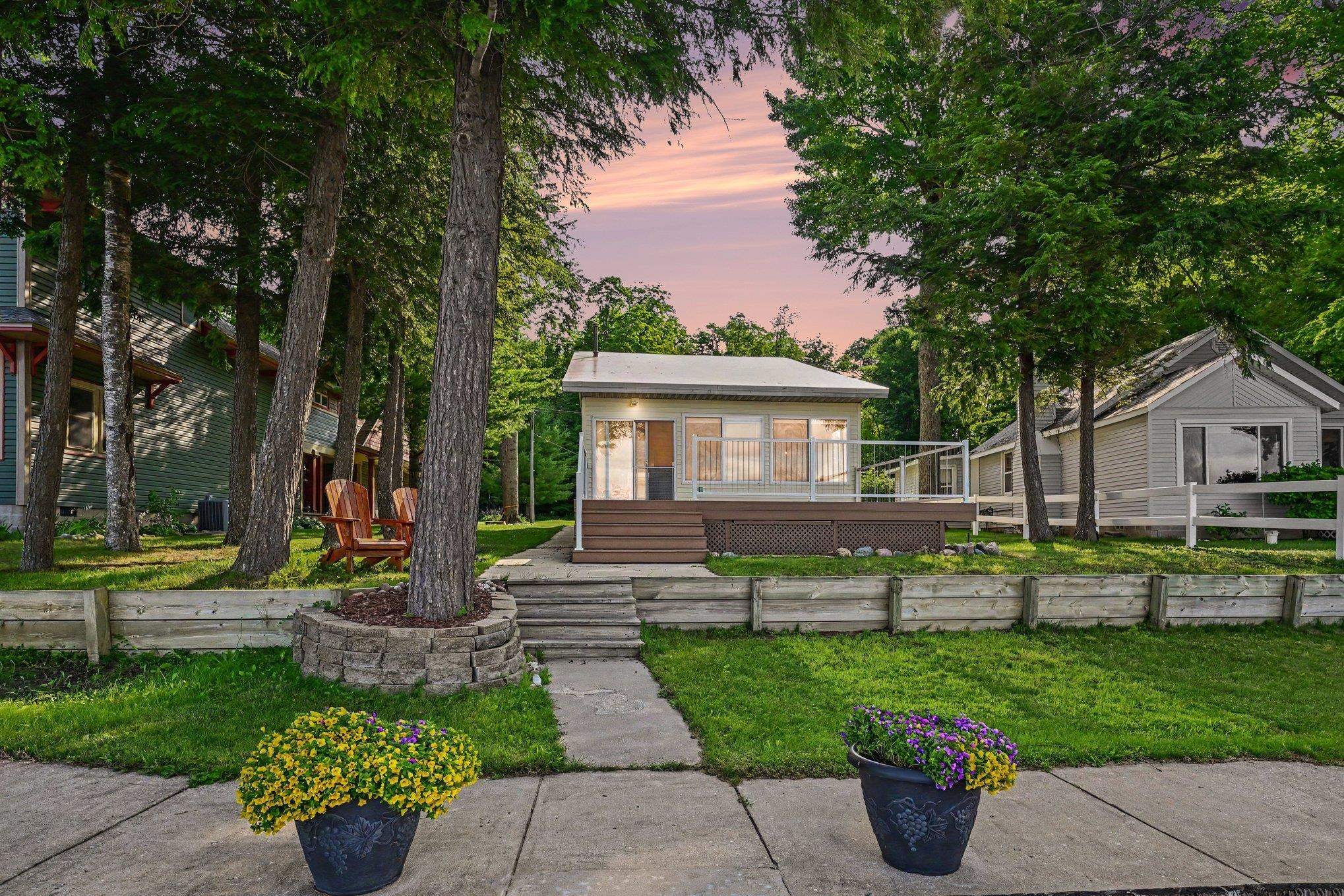 4791 E Shore Drive Ne Property Photo 1