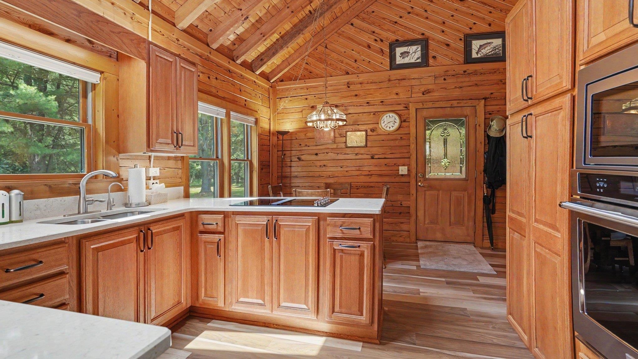 5280 S East County Line Road Property Photo 4