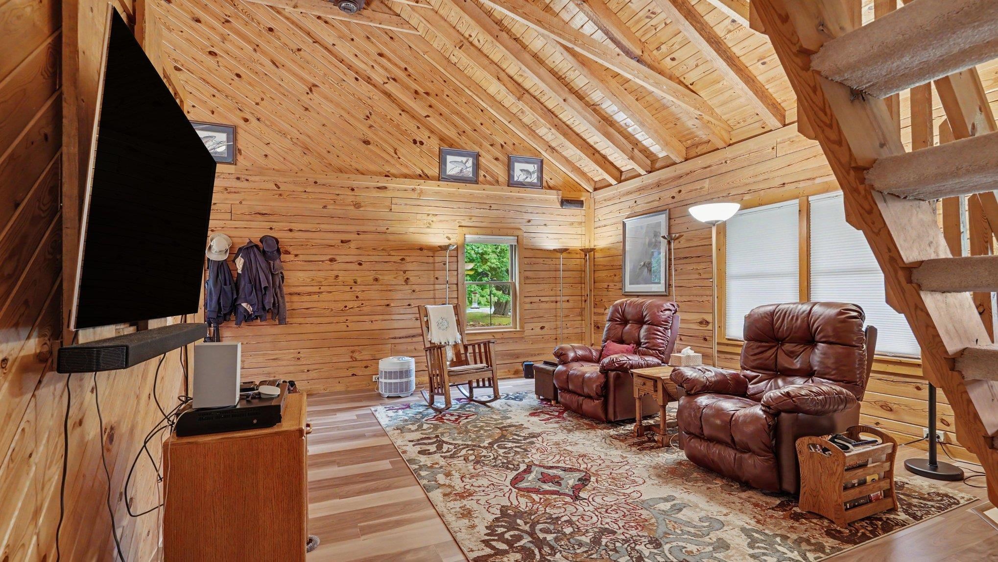 5280 S East County Line Road Property Photo 6