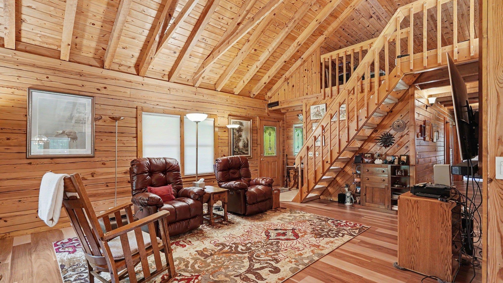 5280 S East County Line Road Property Photo 9