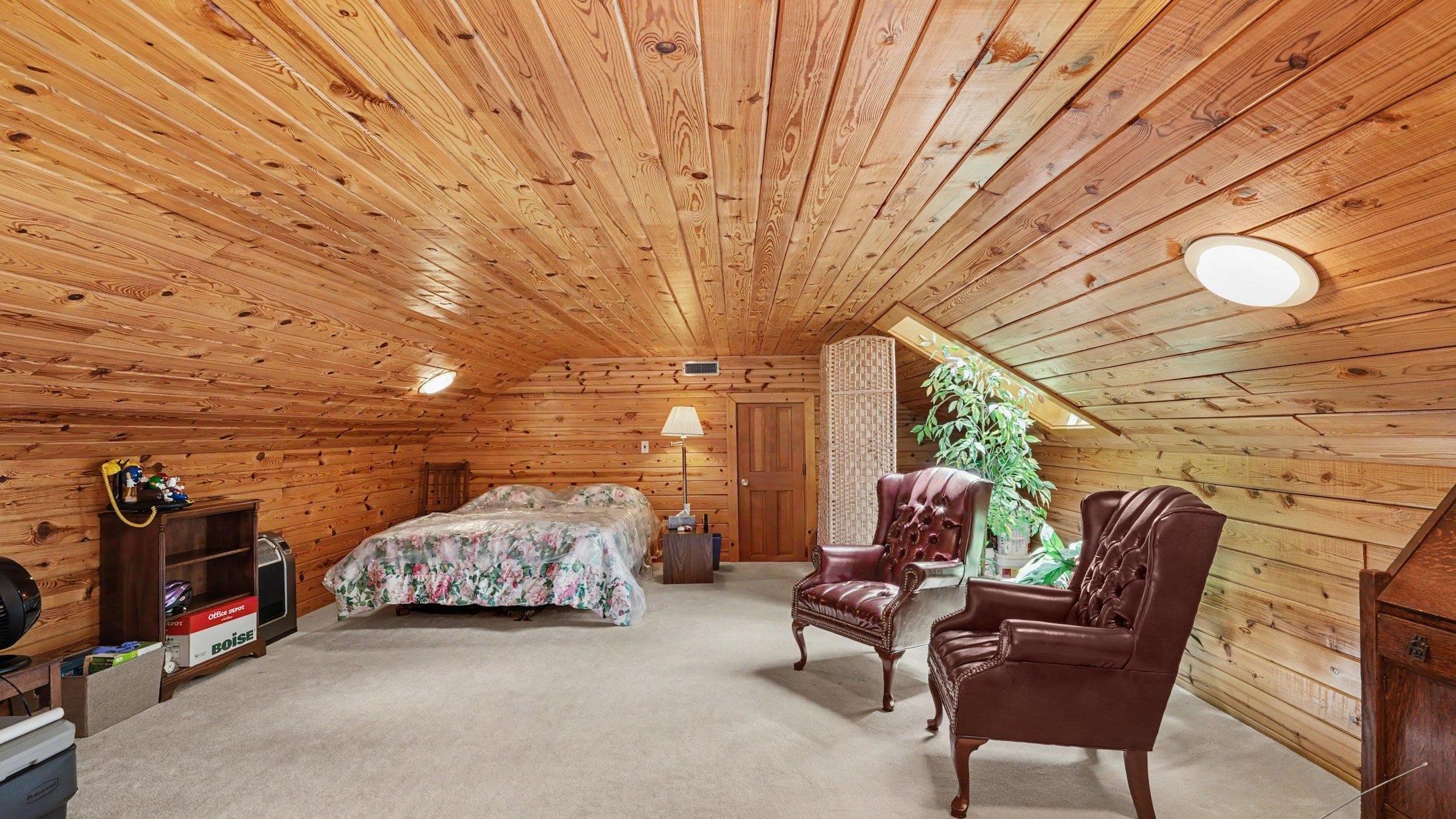 5280 S East County Line Road Property Photo 14