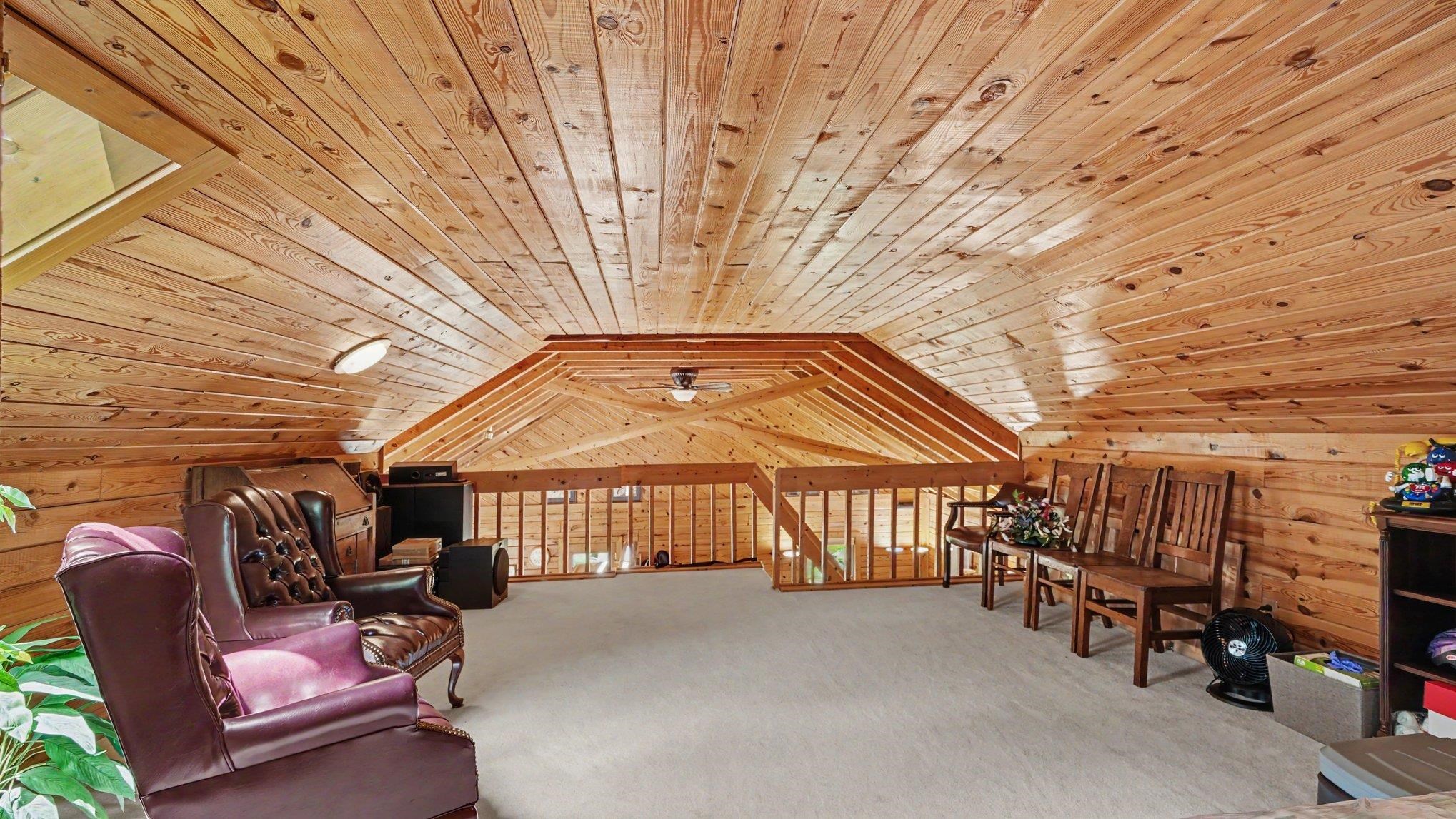 5280 S East County Line Road Property Photo 15