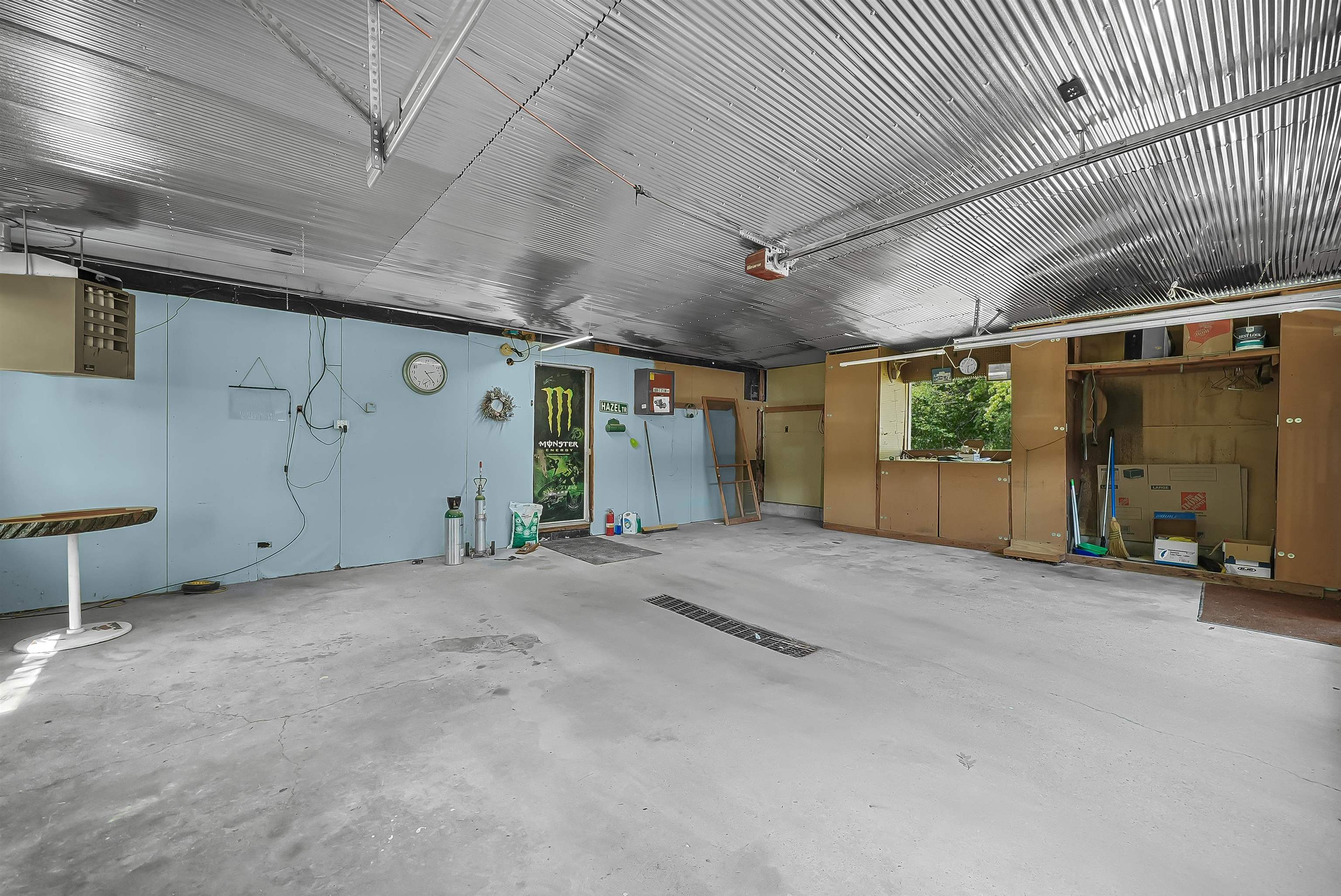 6145 Parker Drive Property Photo 3