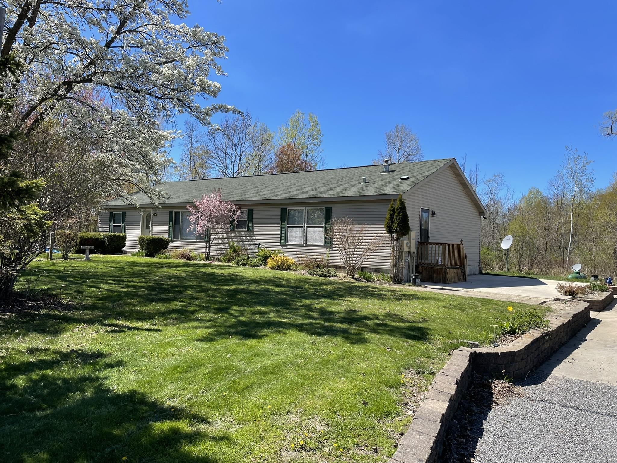 2376 River Road Property Photo 1