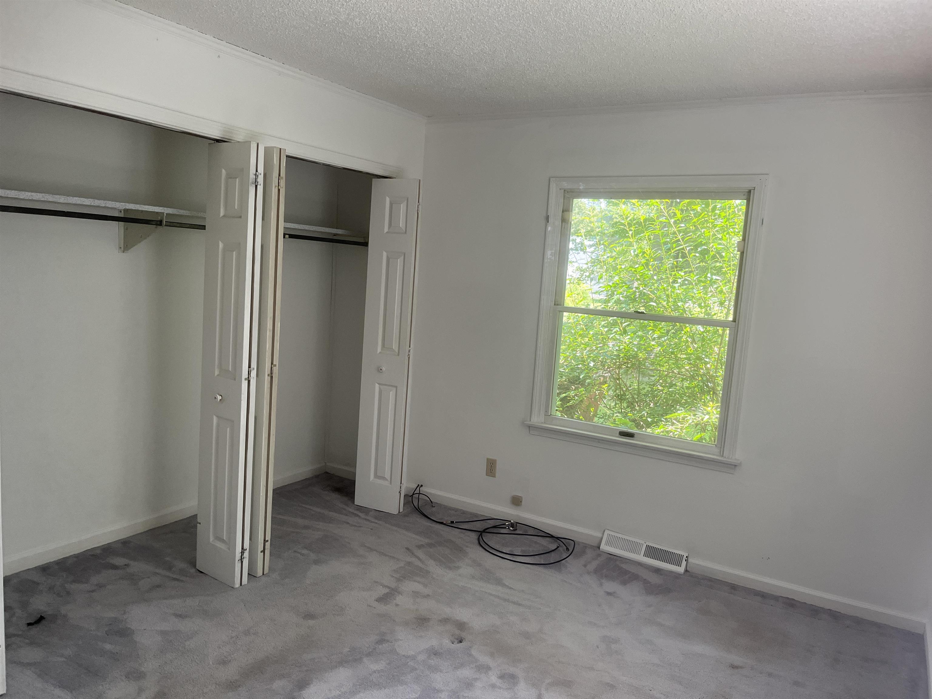 2354 E Huron Property Photo 10