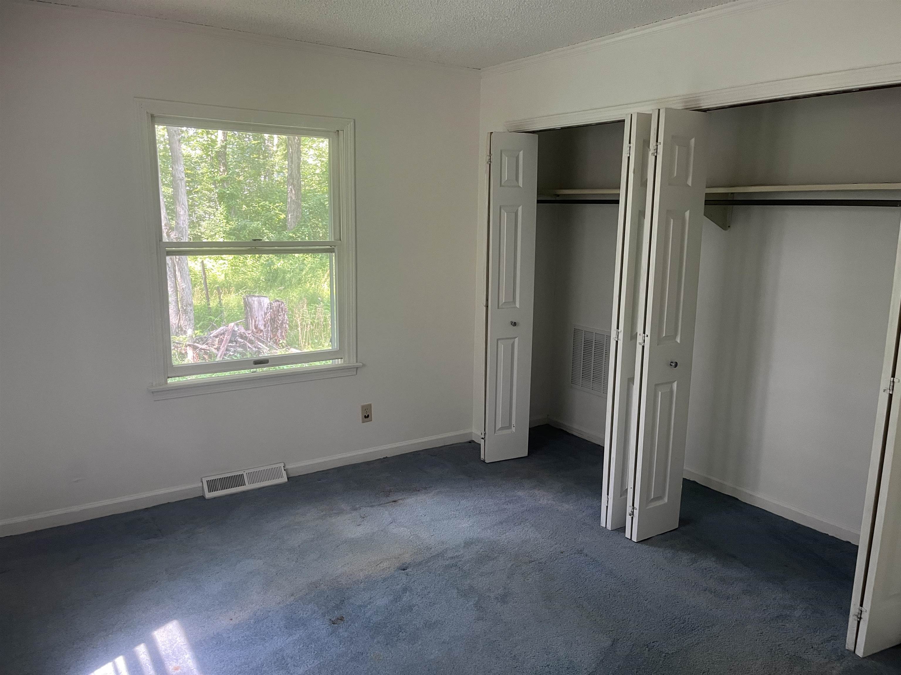 2354 E Huron Property Photo 11