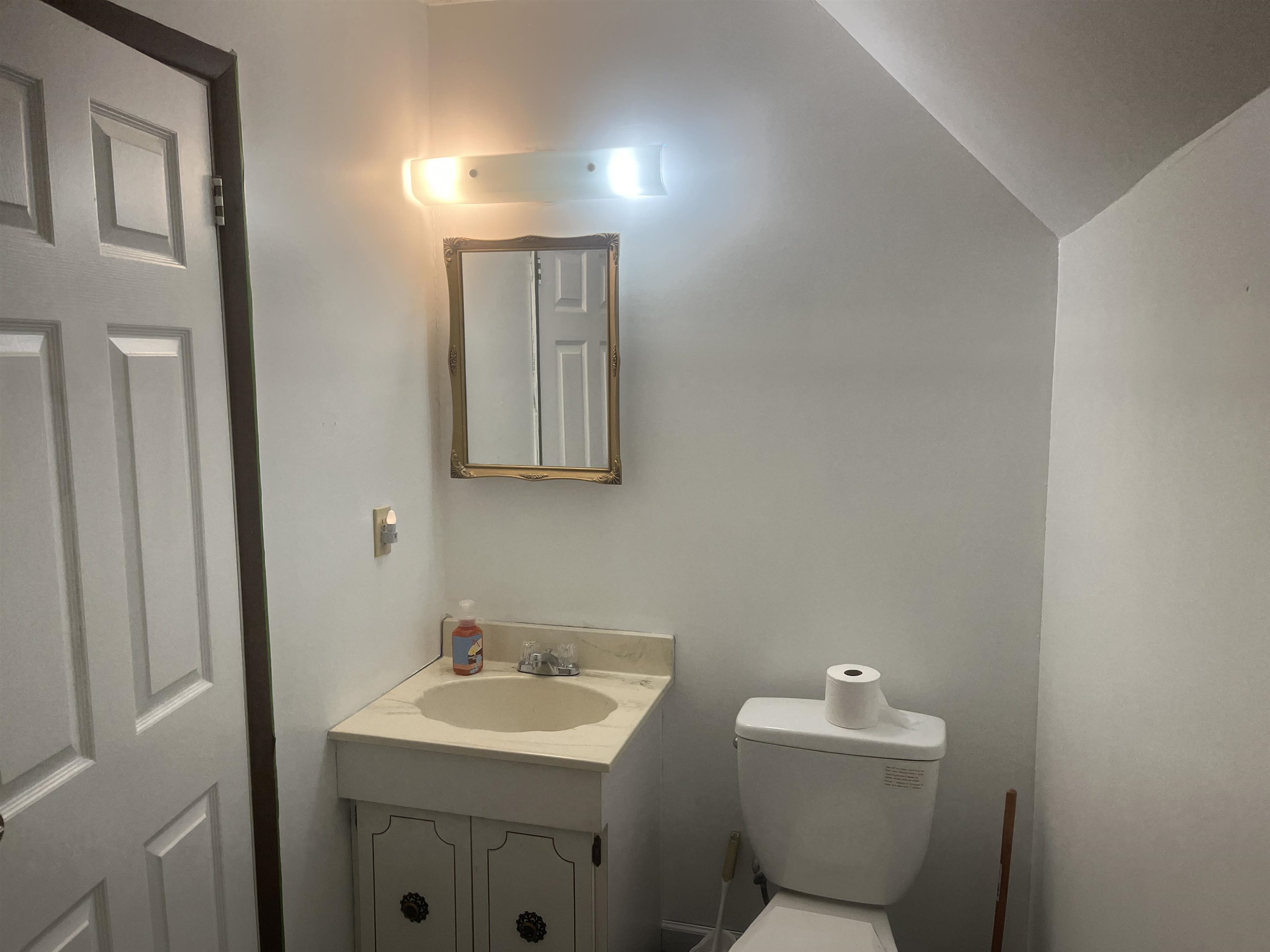 2354 E Huron Property Photo 13