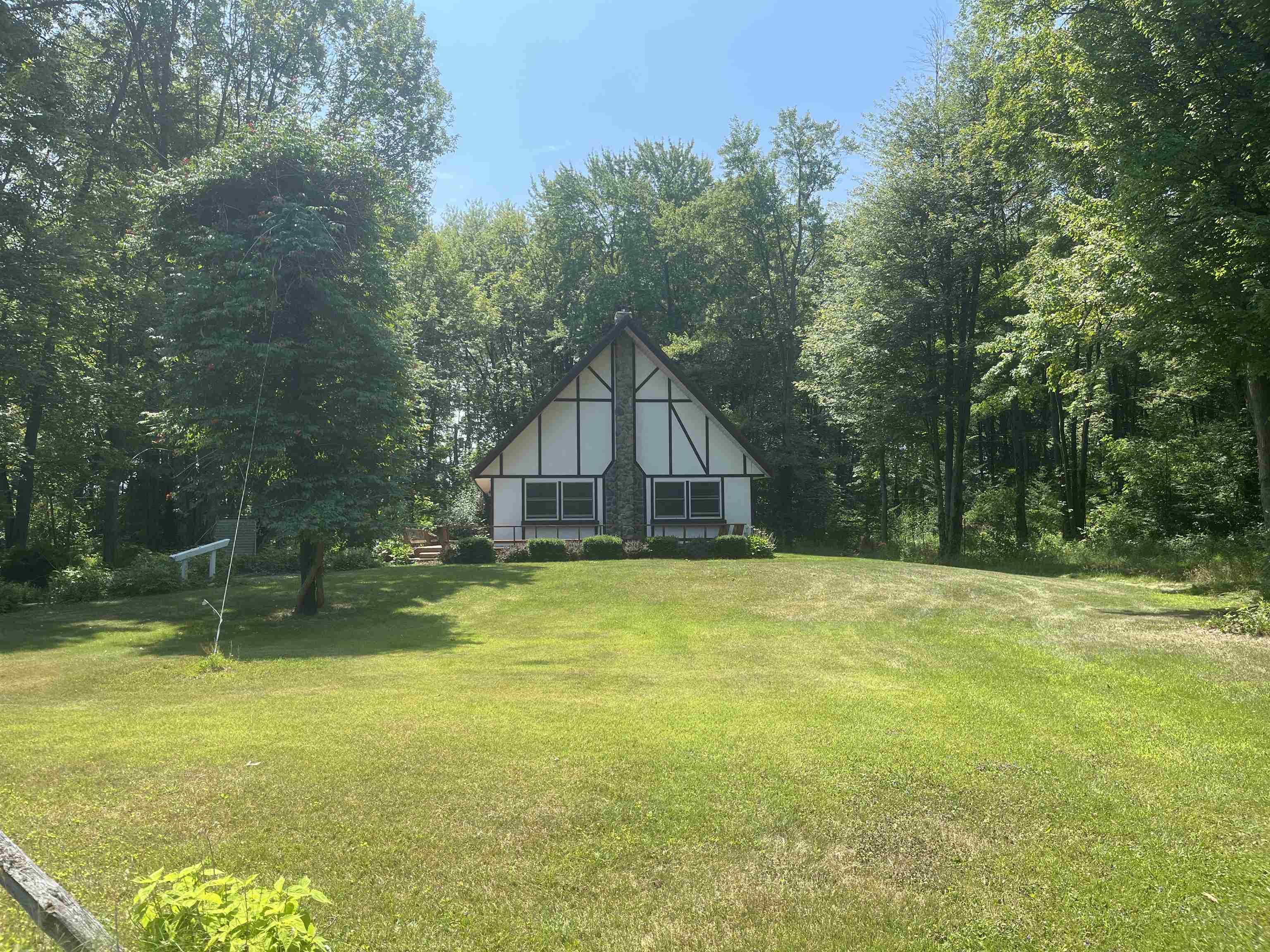 2354 E Huron Property Photo 21