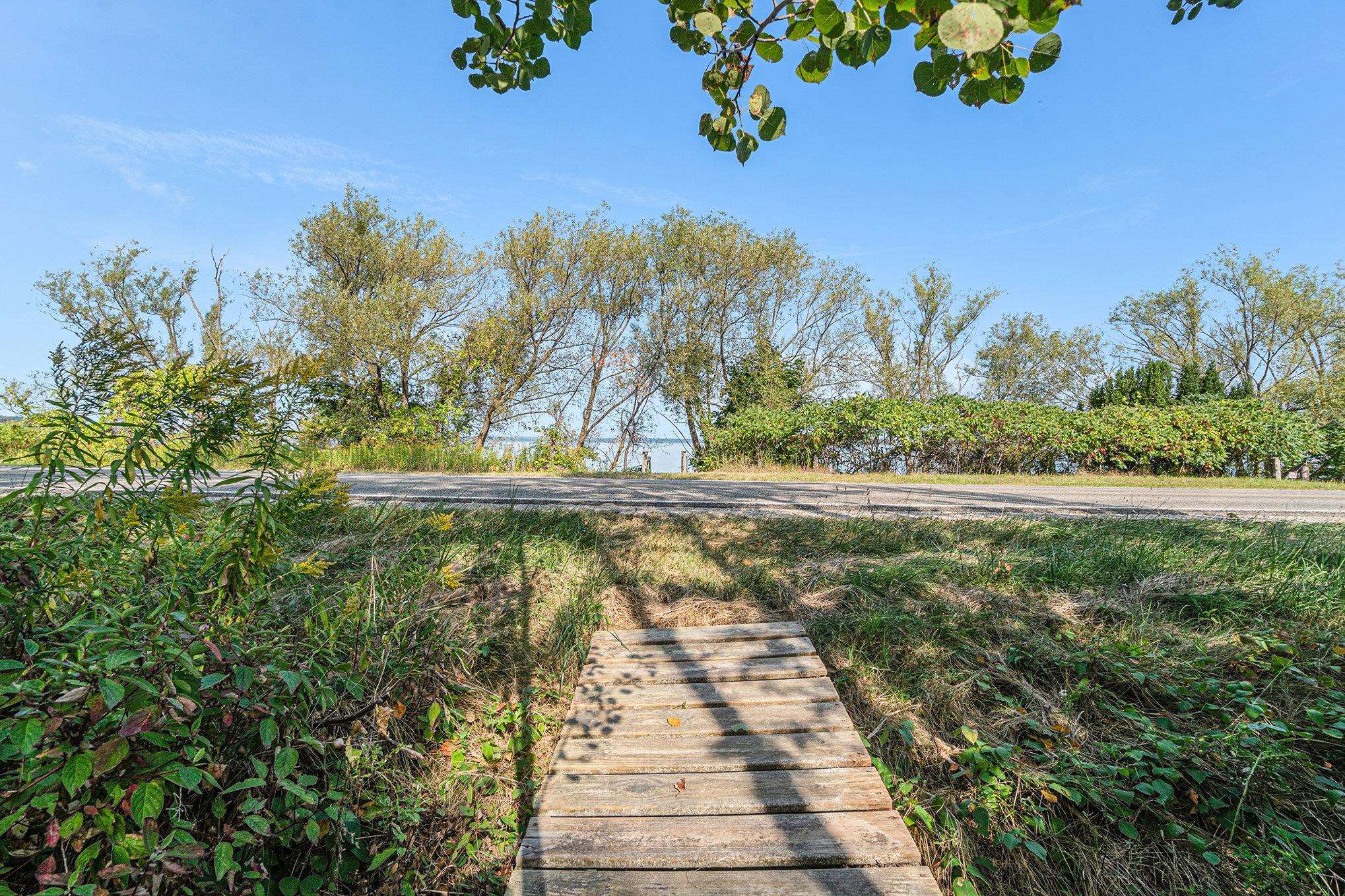 12016 Peninsula Drive Property Photo 4