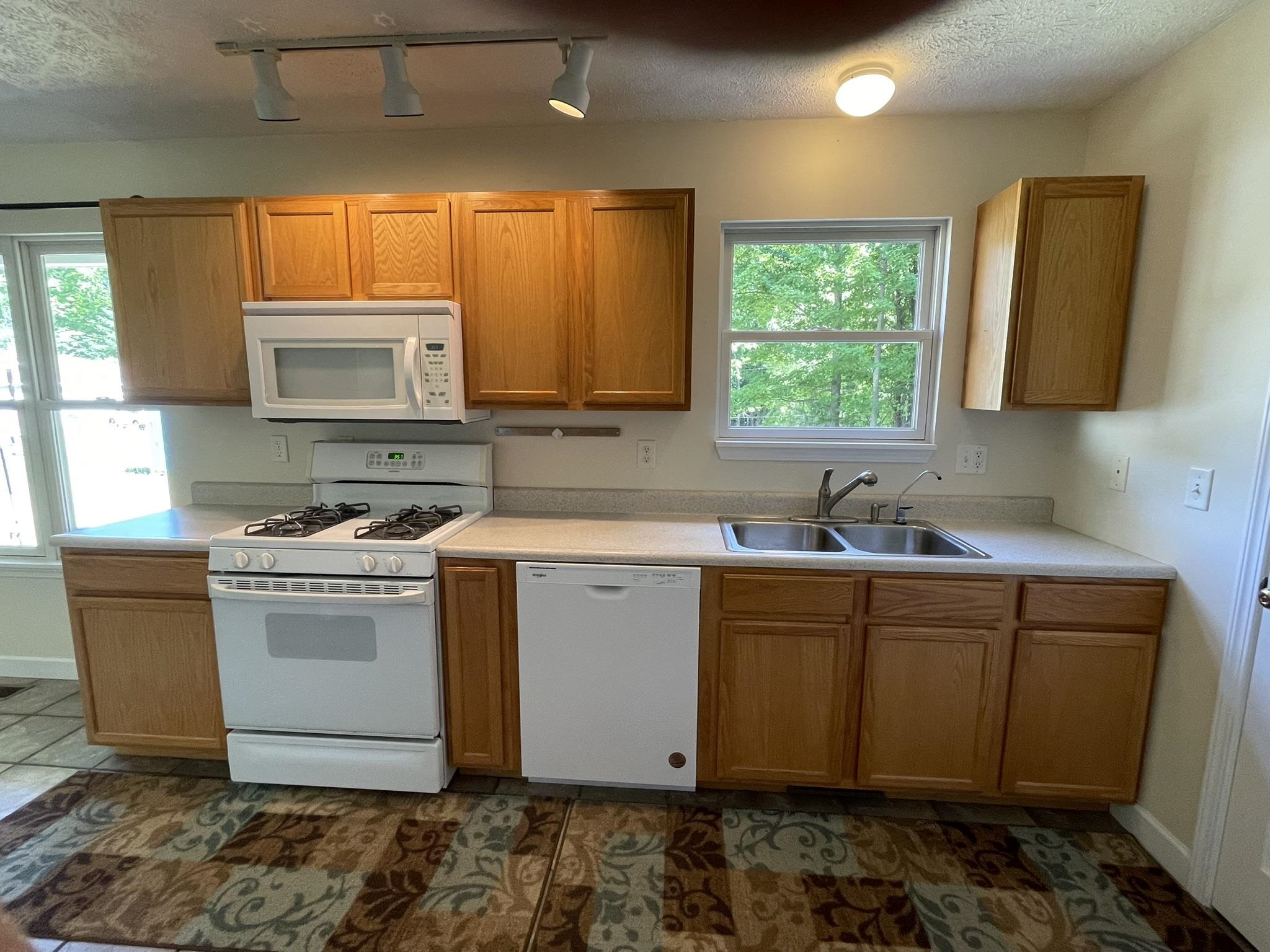 7430 River Street Property Photo 6