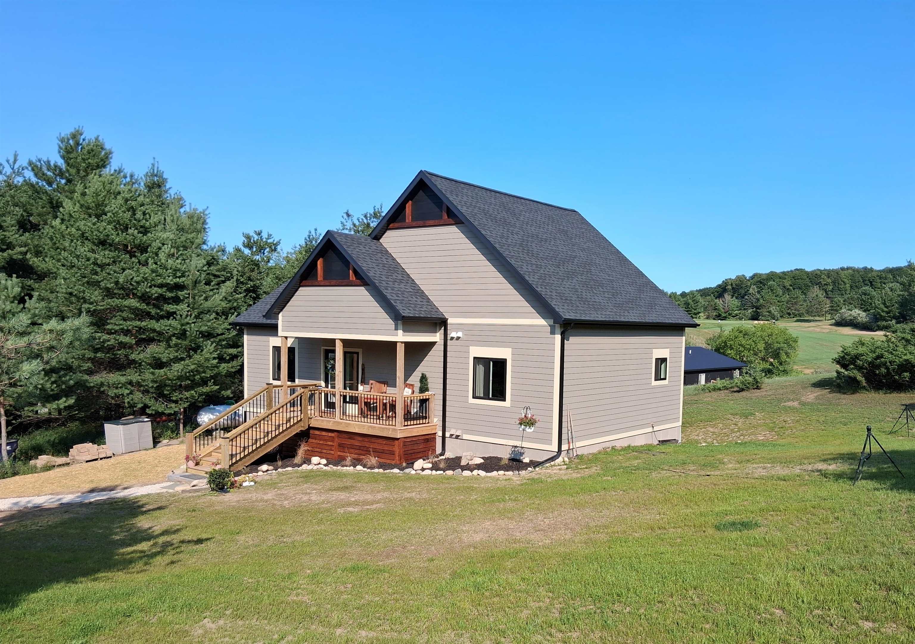 4225 Schoolcraft Road Property Photo 1
