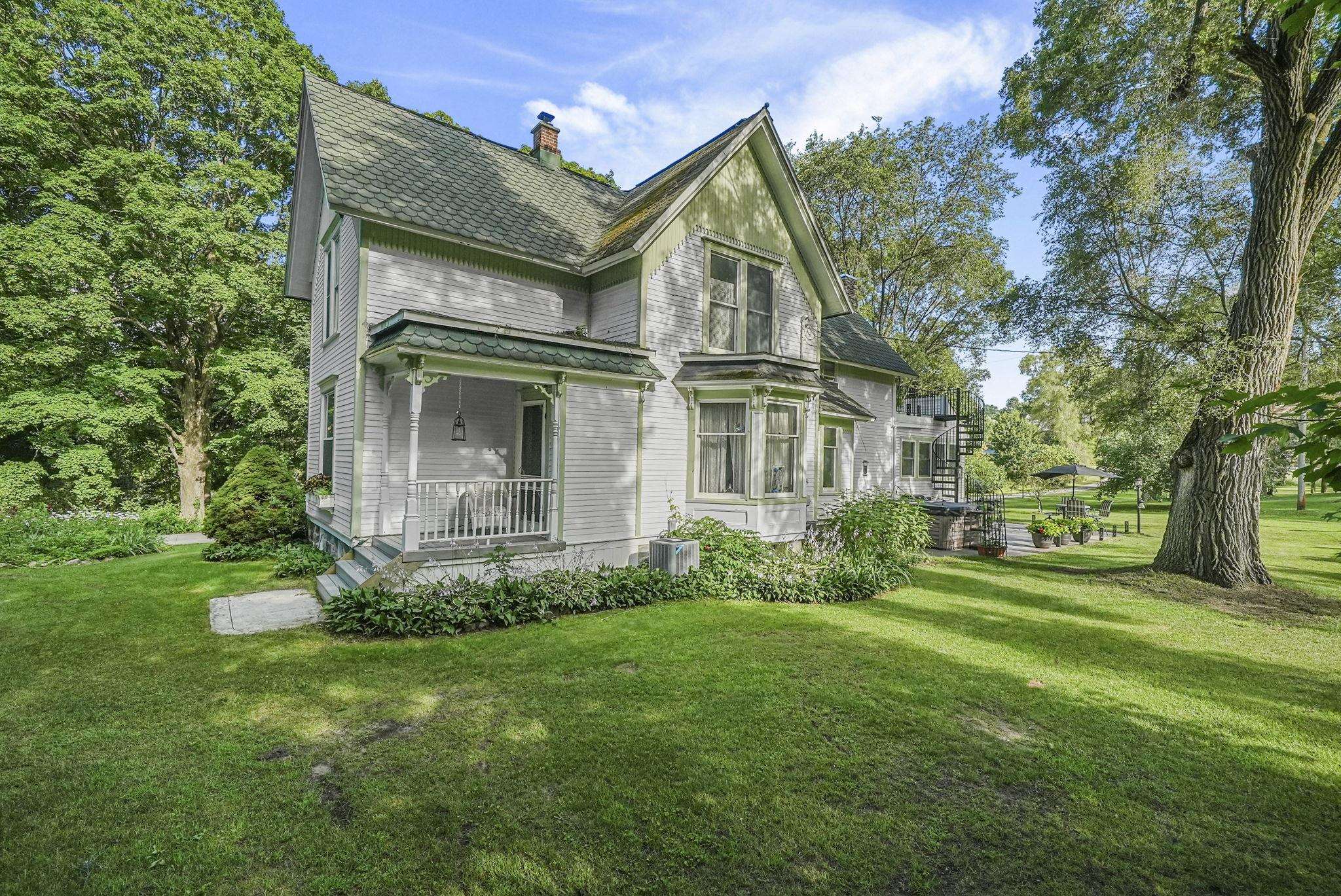 1056 Smith Road Property Photo 3
