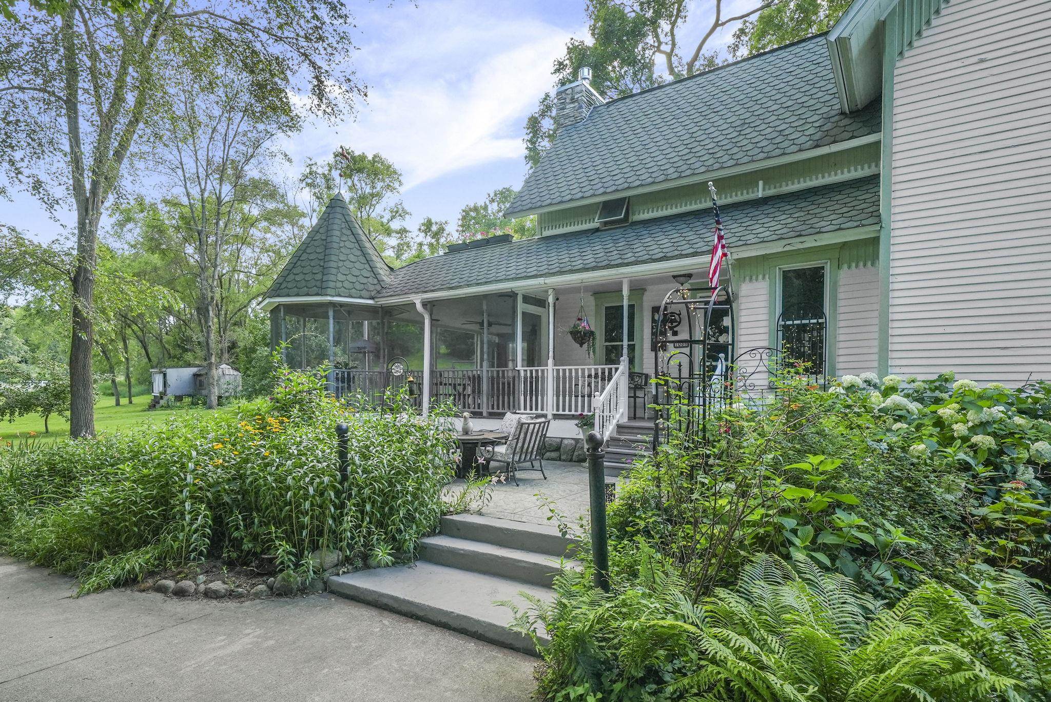 1056 Smith Road Property Photo 5