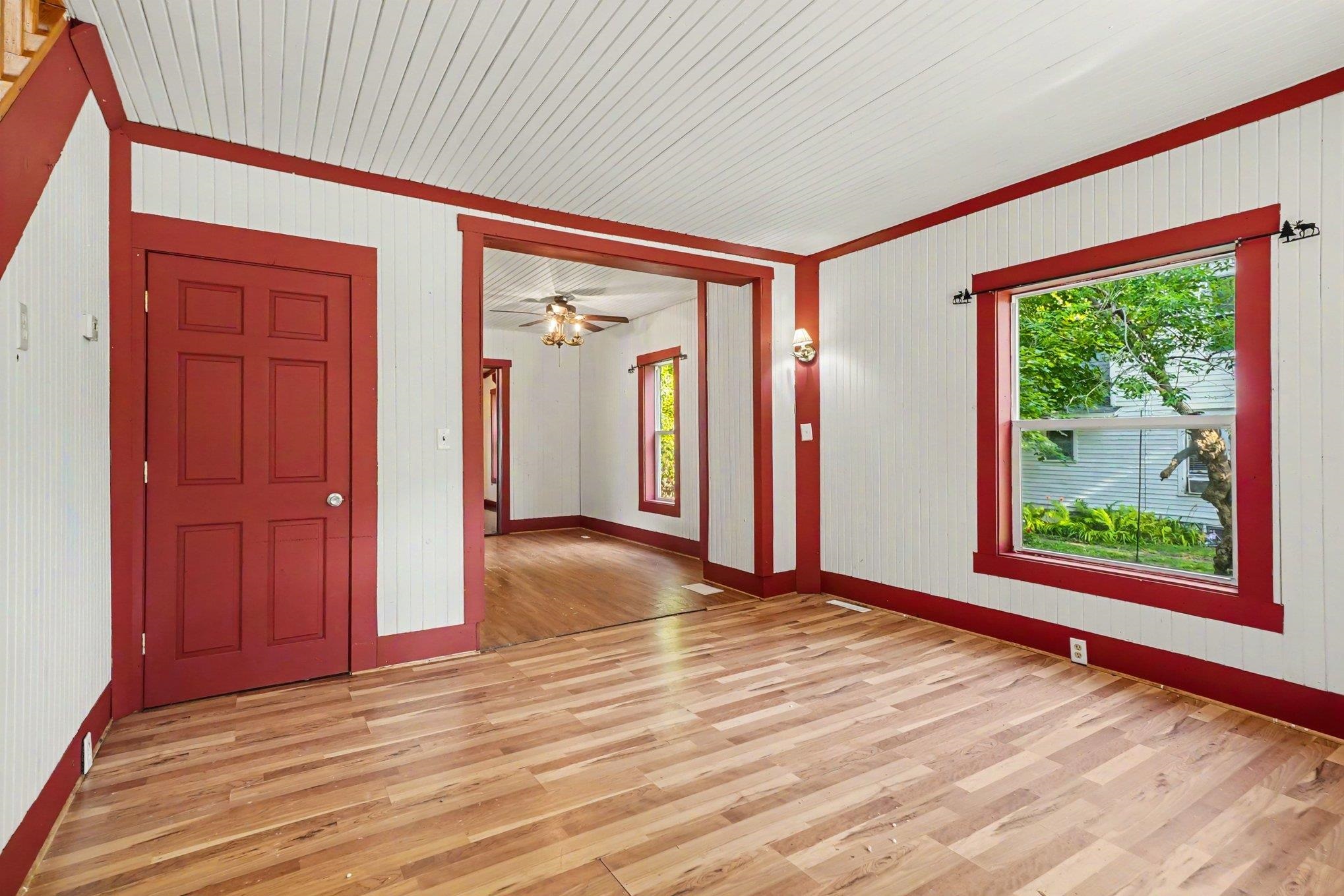 512 S Kinney Avenue Property Photo 3