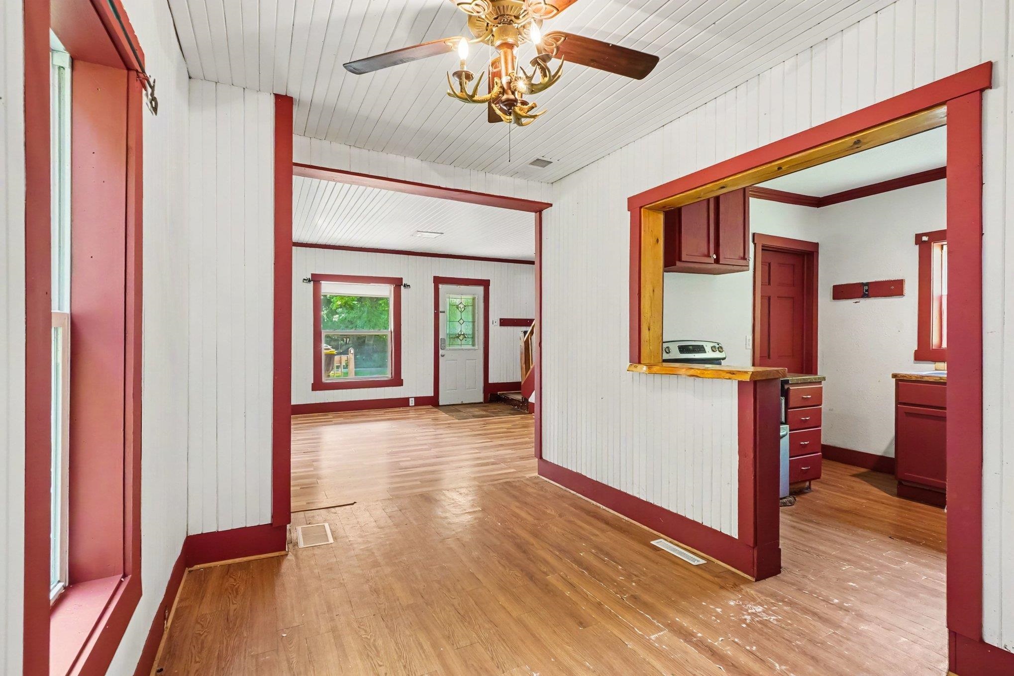 512 S Kinney Avenue Property Photo 5