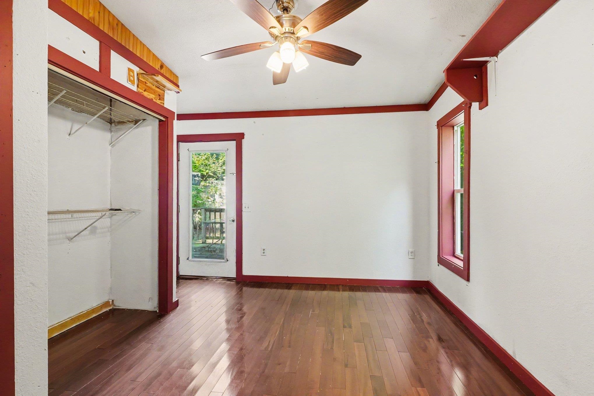 512 S Kinney Avenue Property Photo 13