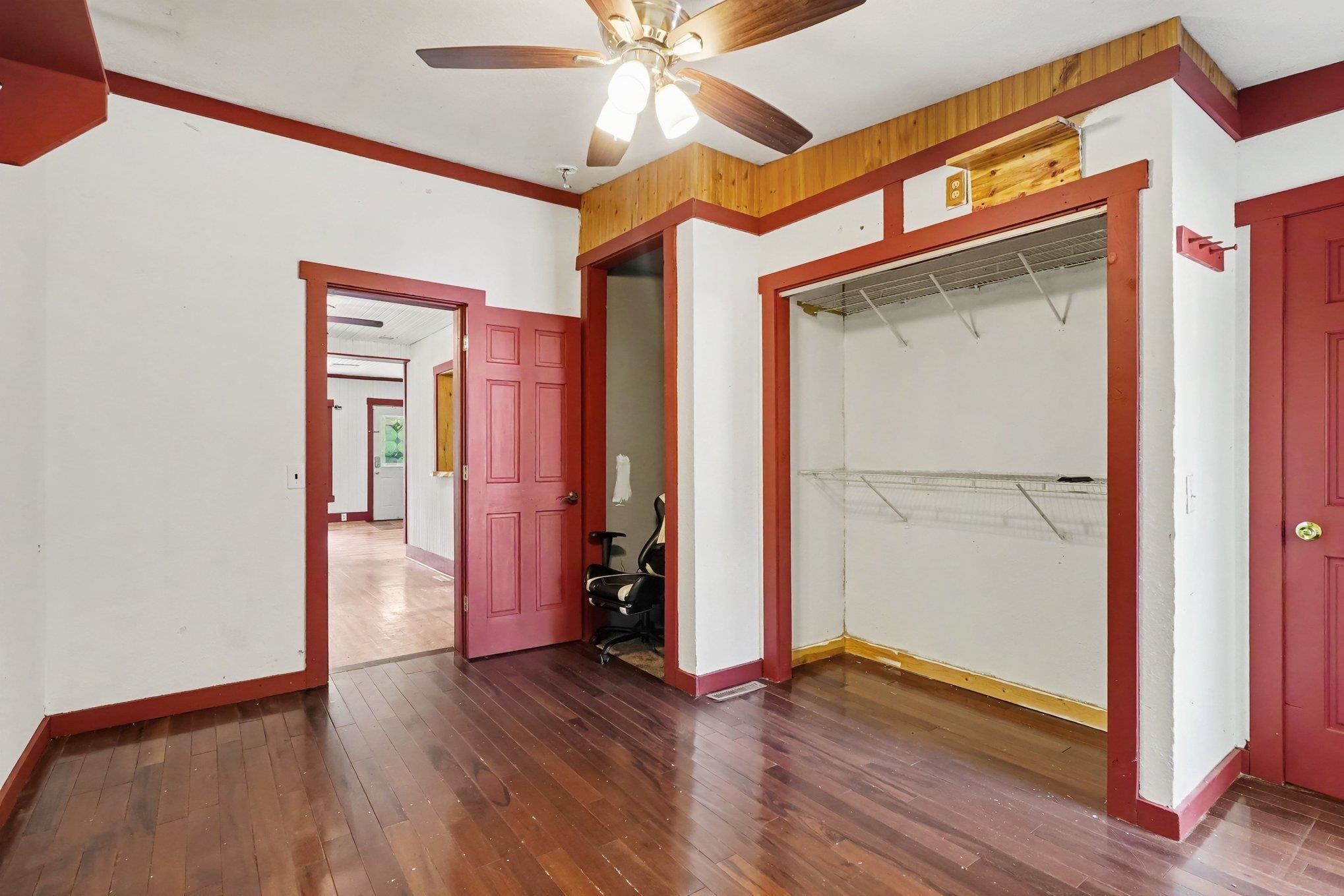 512 S Kinney Avenue Property Photo 14