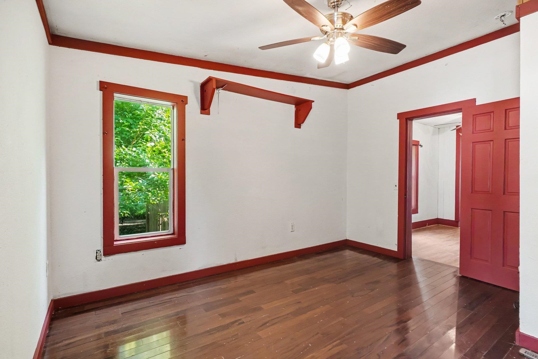 512 S Kinney Avenue Property Photo 15