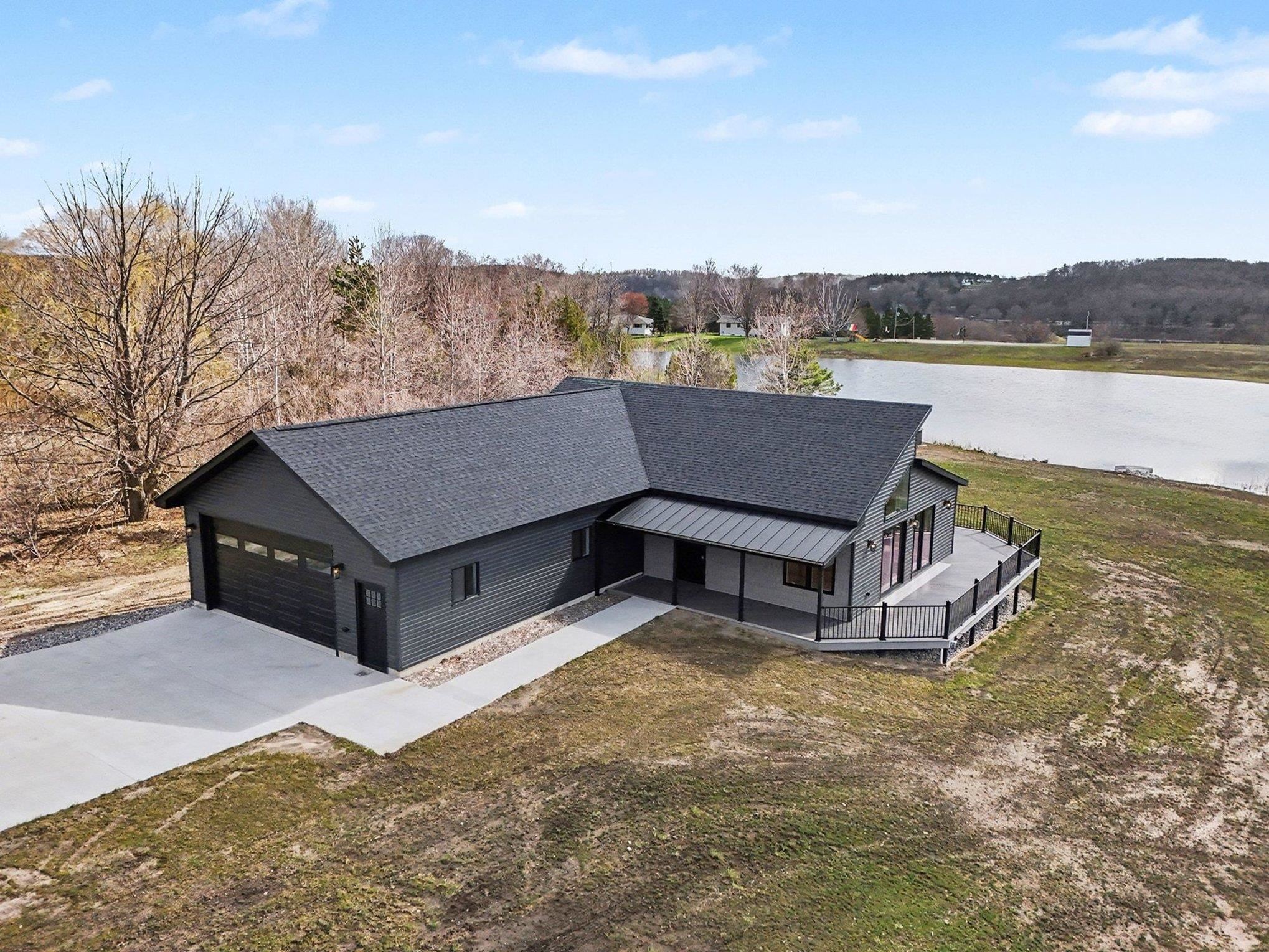 9132 Blue Gill Road Property Photo 1