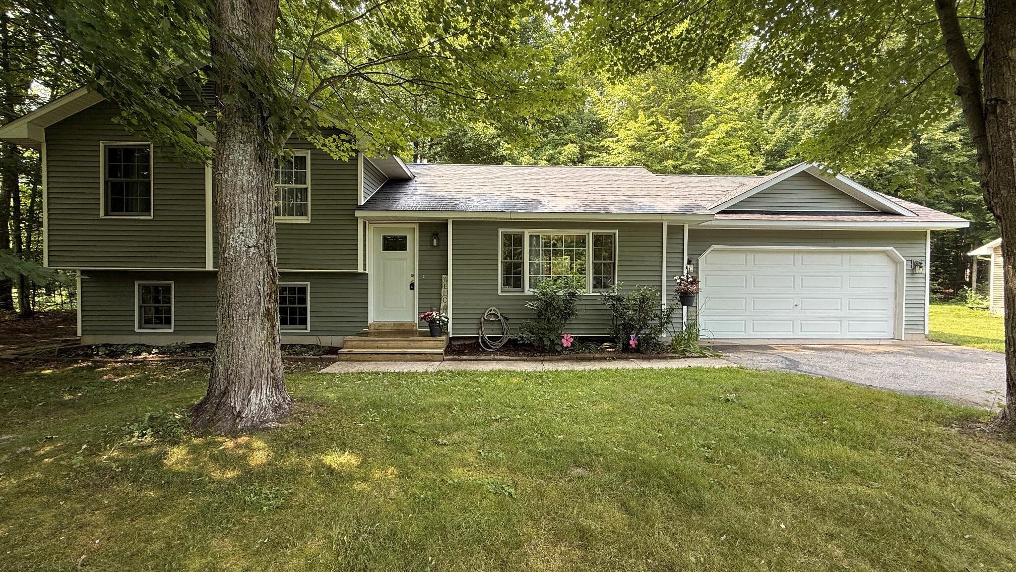 8514 Bent Pine Drive Property Photo 1