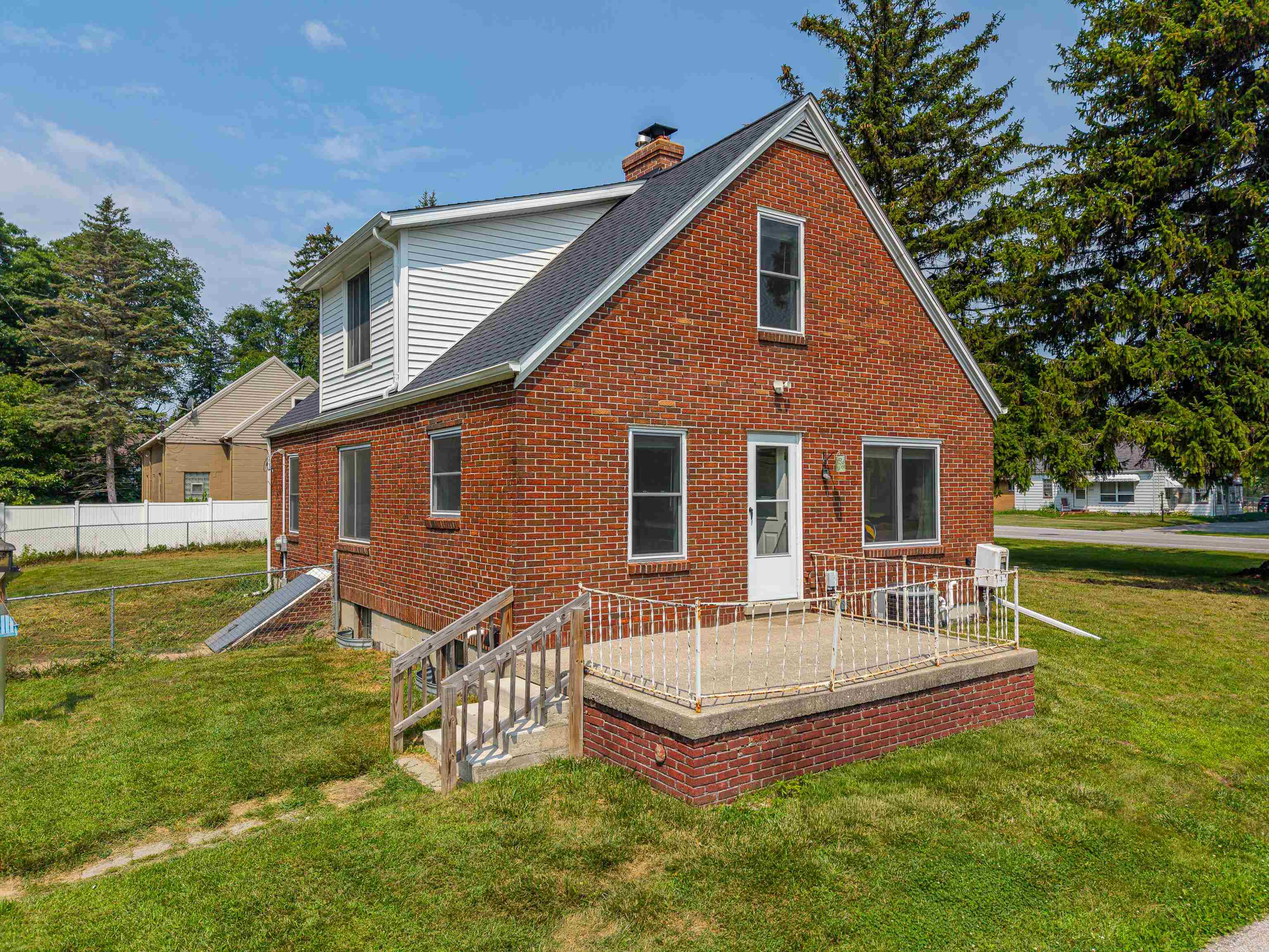 1152 Midland Road Property Photo 1