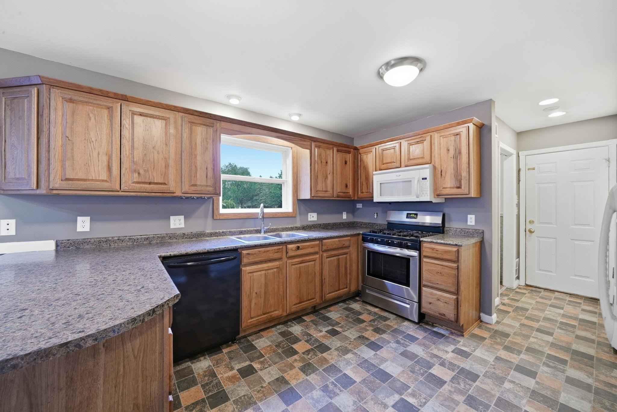 1017 Sunnyside Drive Property Photo 17