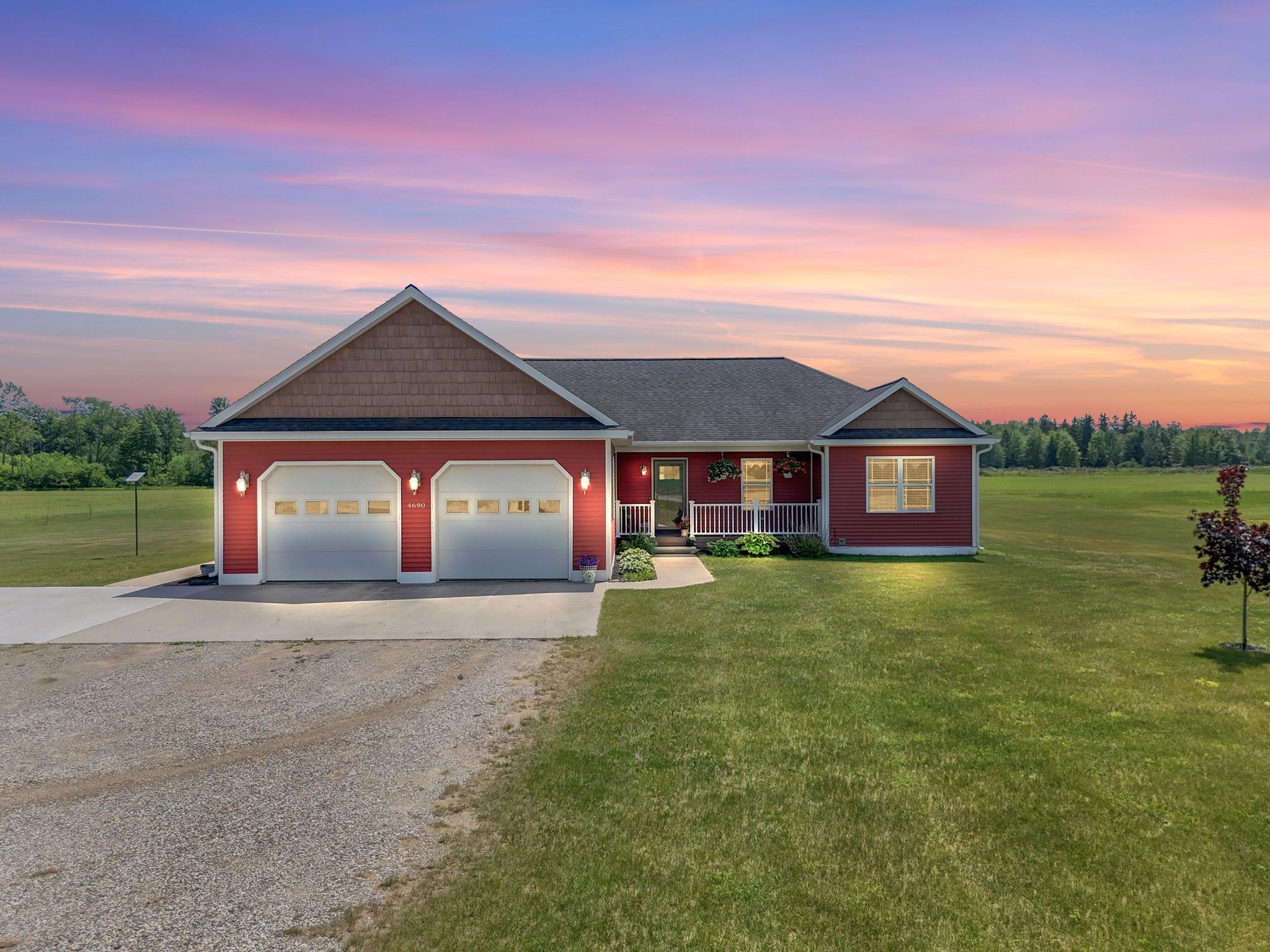 4690 E Houghton Lake Road Property Photo 1