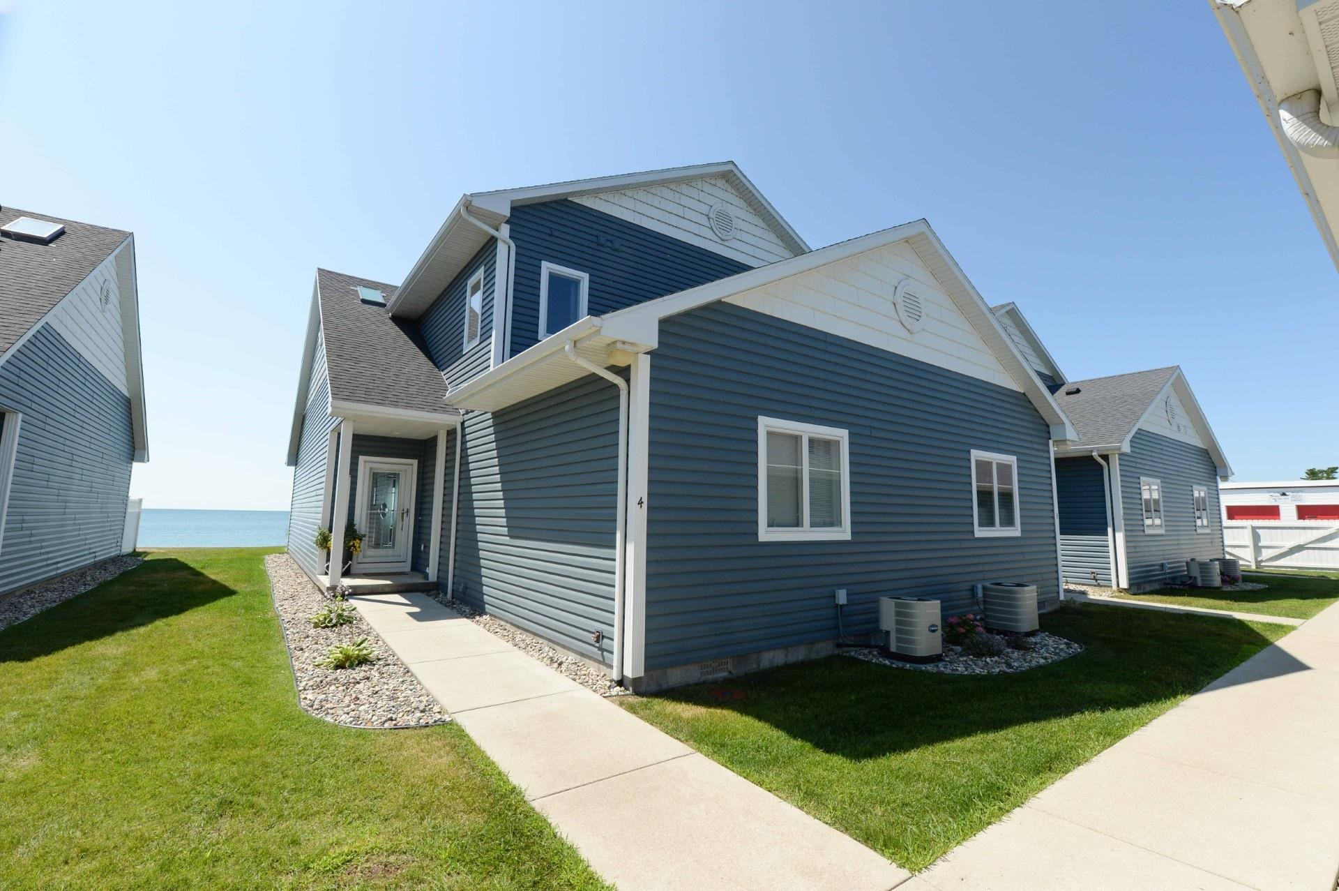 708 E Bay Street Property Photo 1