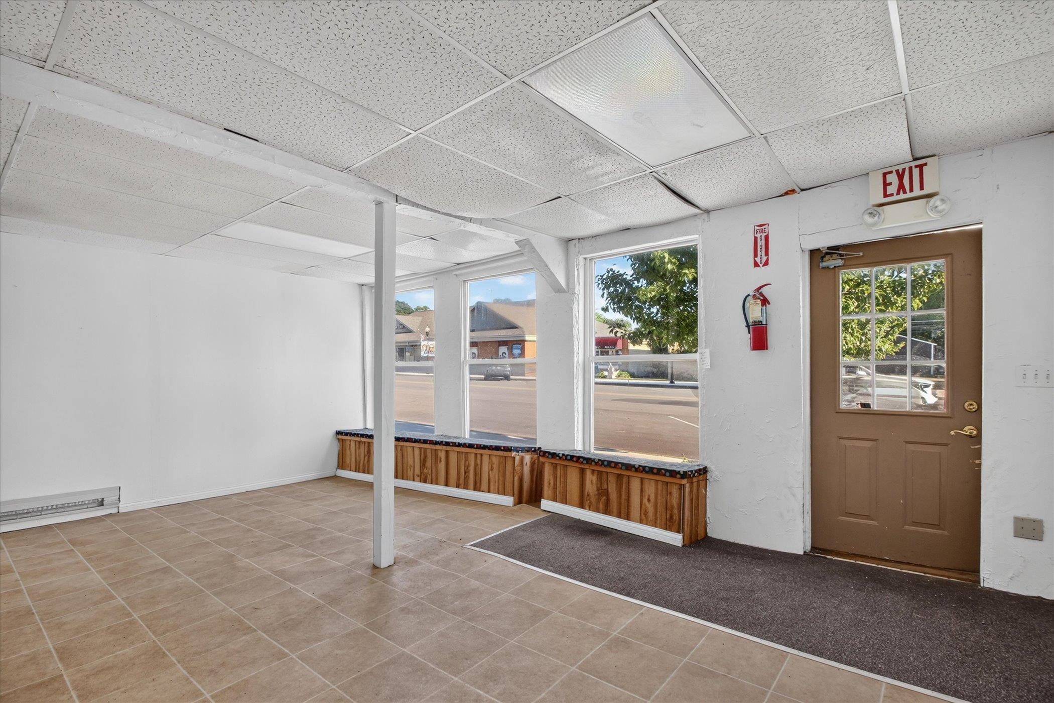 235 W Wright Avenue Property Photo 6