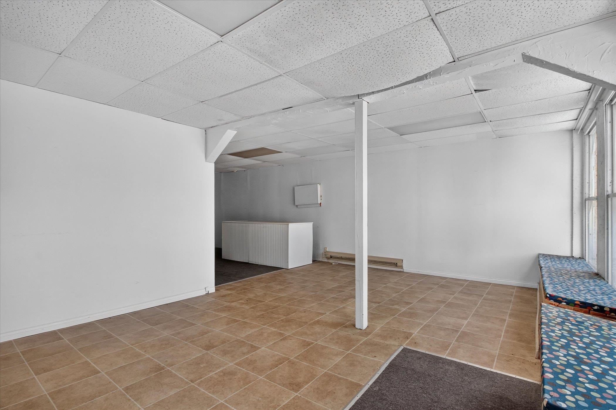 235 W Wright Avenue Property Photo 7