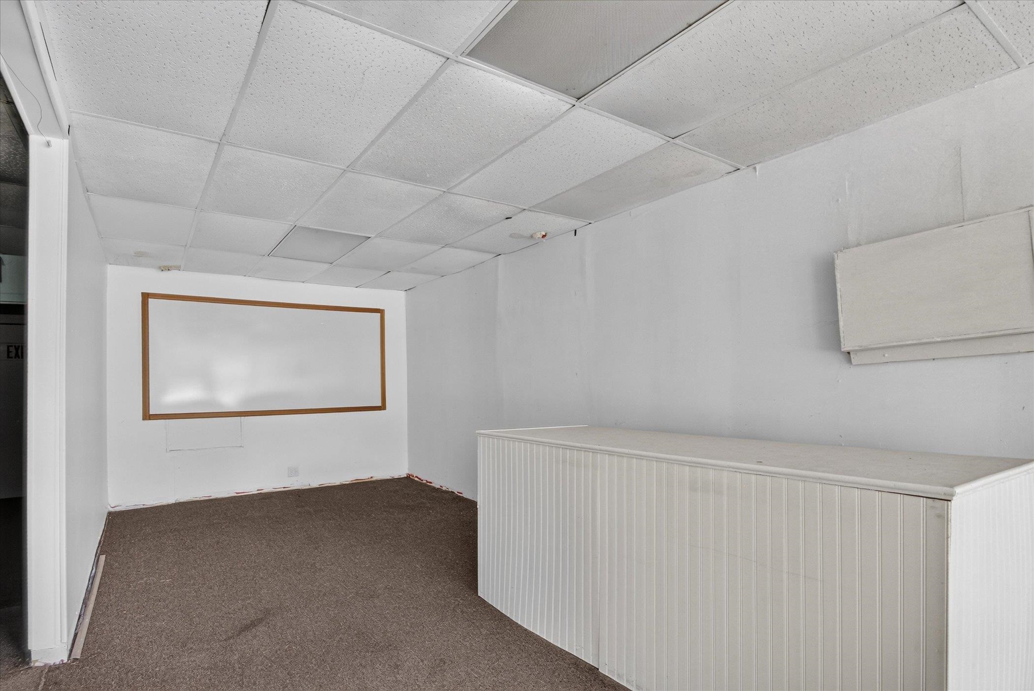 235 W Wright Avenue Property Photo 9