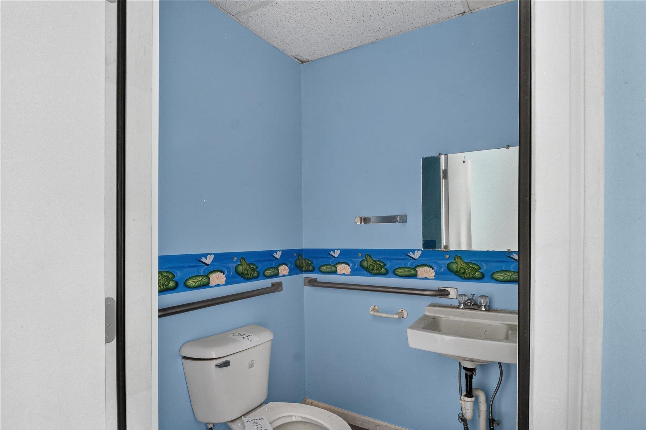 235 W Wright Avenue Property Photo 13
