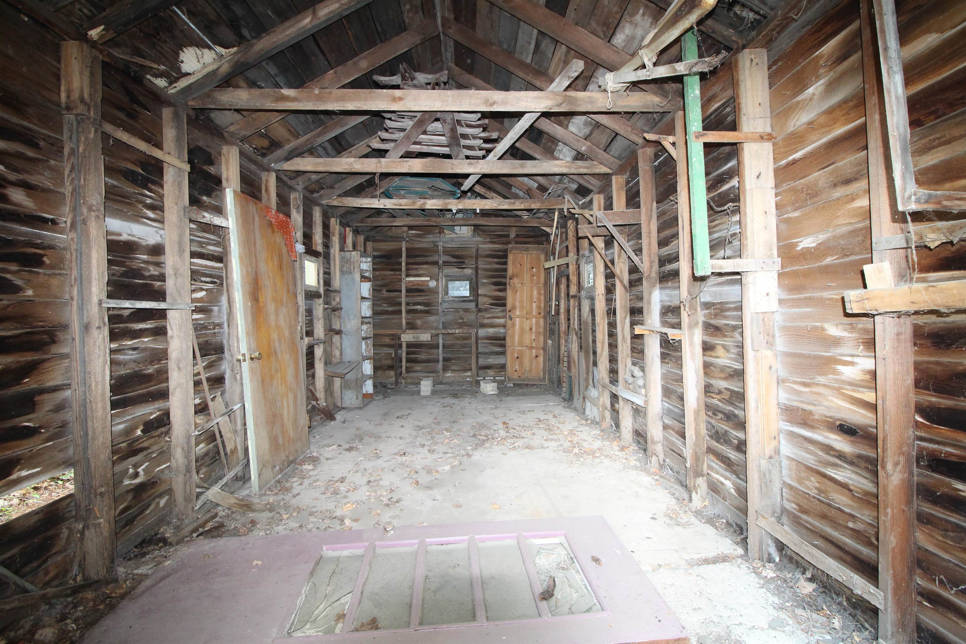 235 W Wright Avenue Property Photo 19