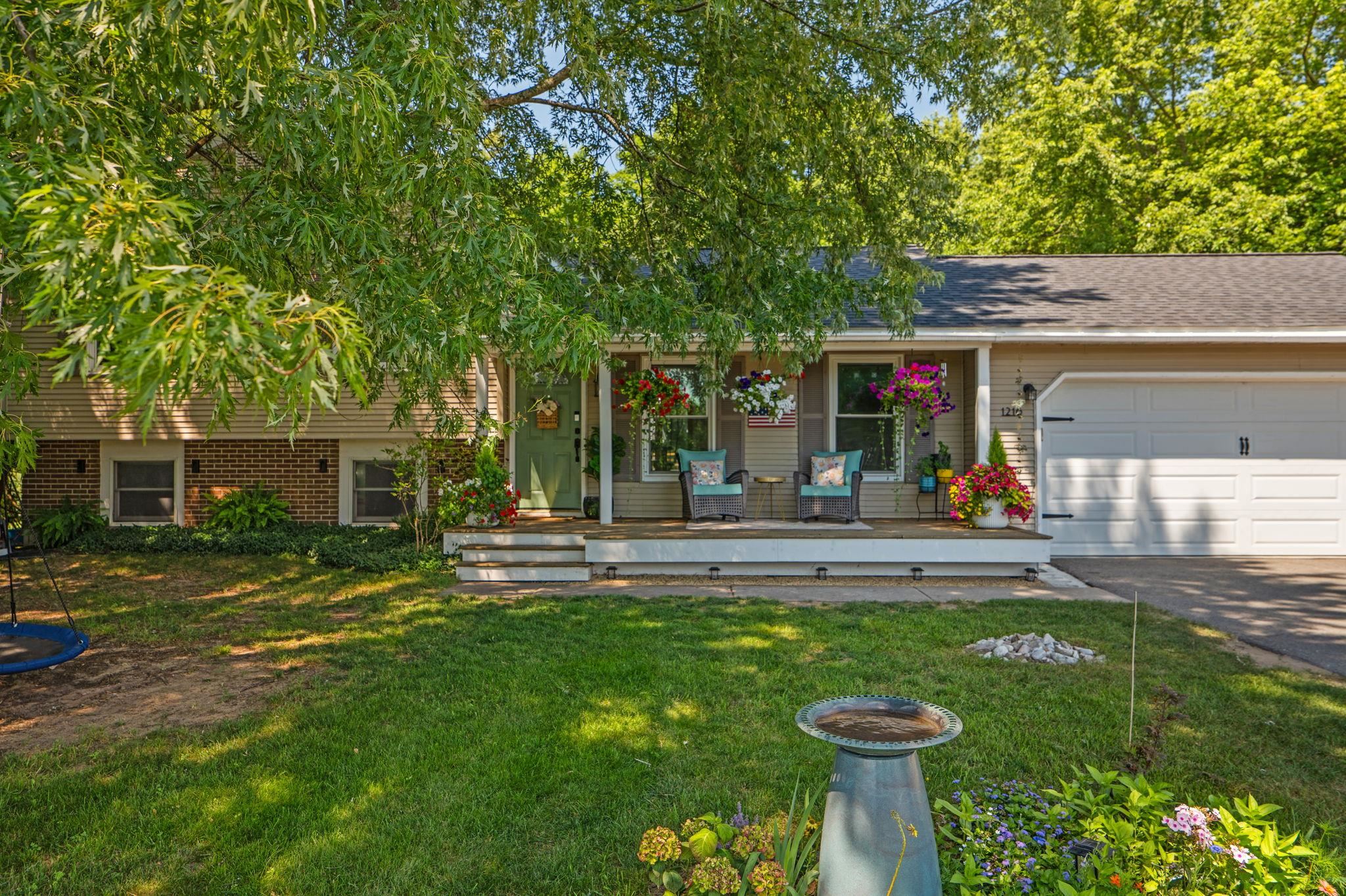 1216 Valley Drive
