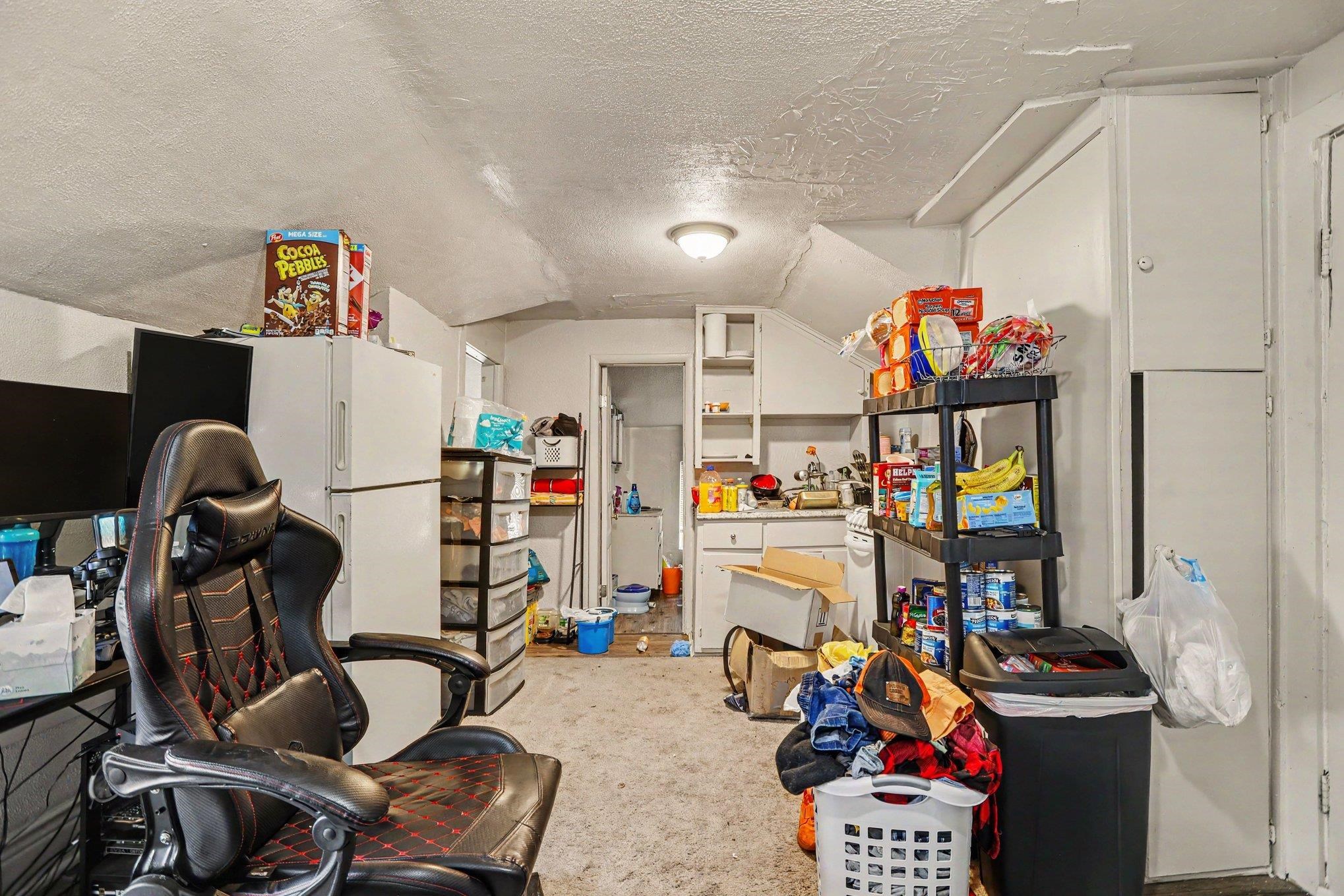 725 N Lake Street Property Photo 22
