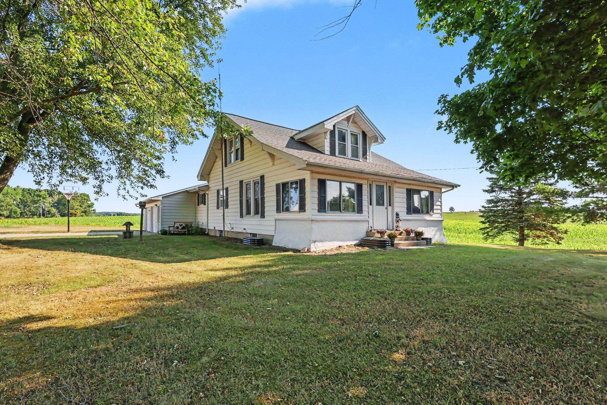 7114 1 Mile Road Property Photo 1