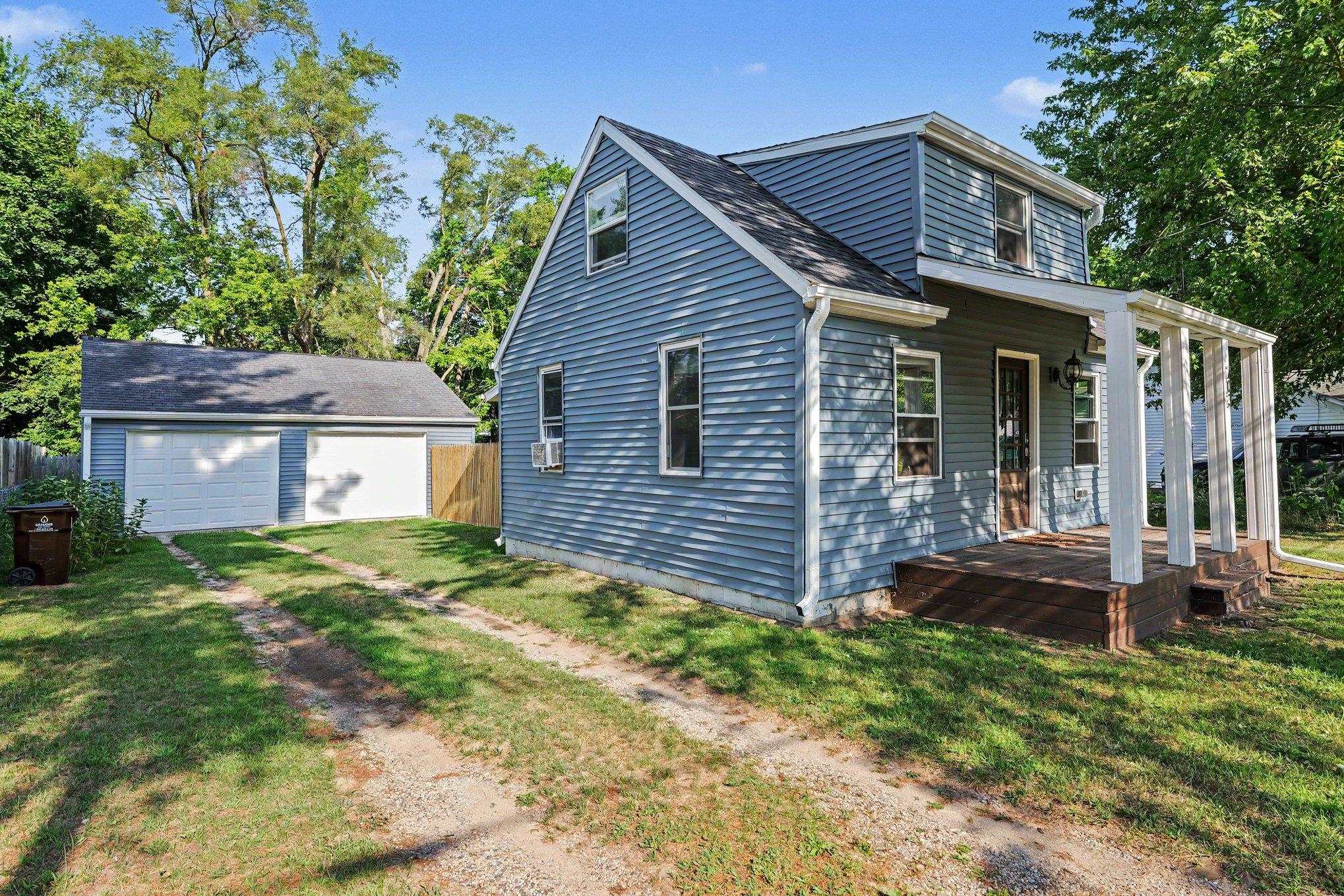 703 N Henry Street Property Photo 1