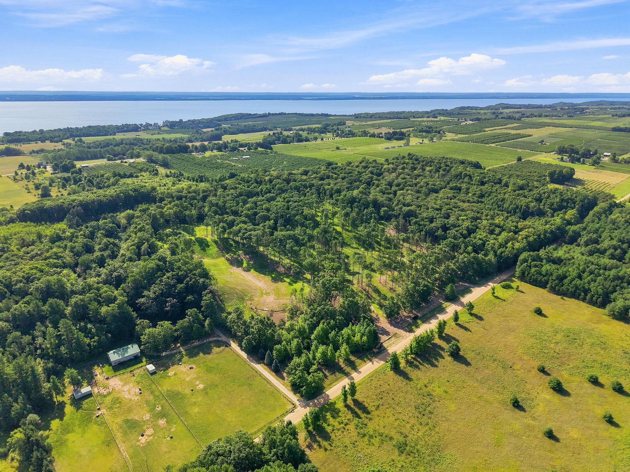 18502 Peninsula Drive Property Photo 9