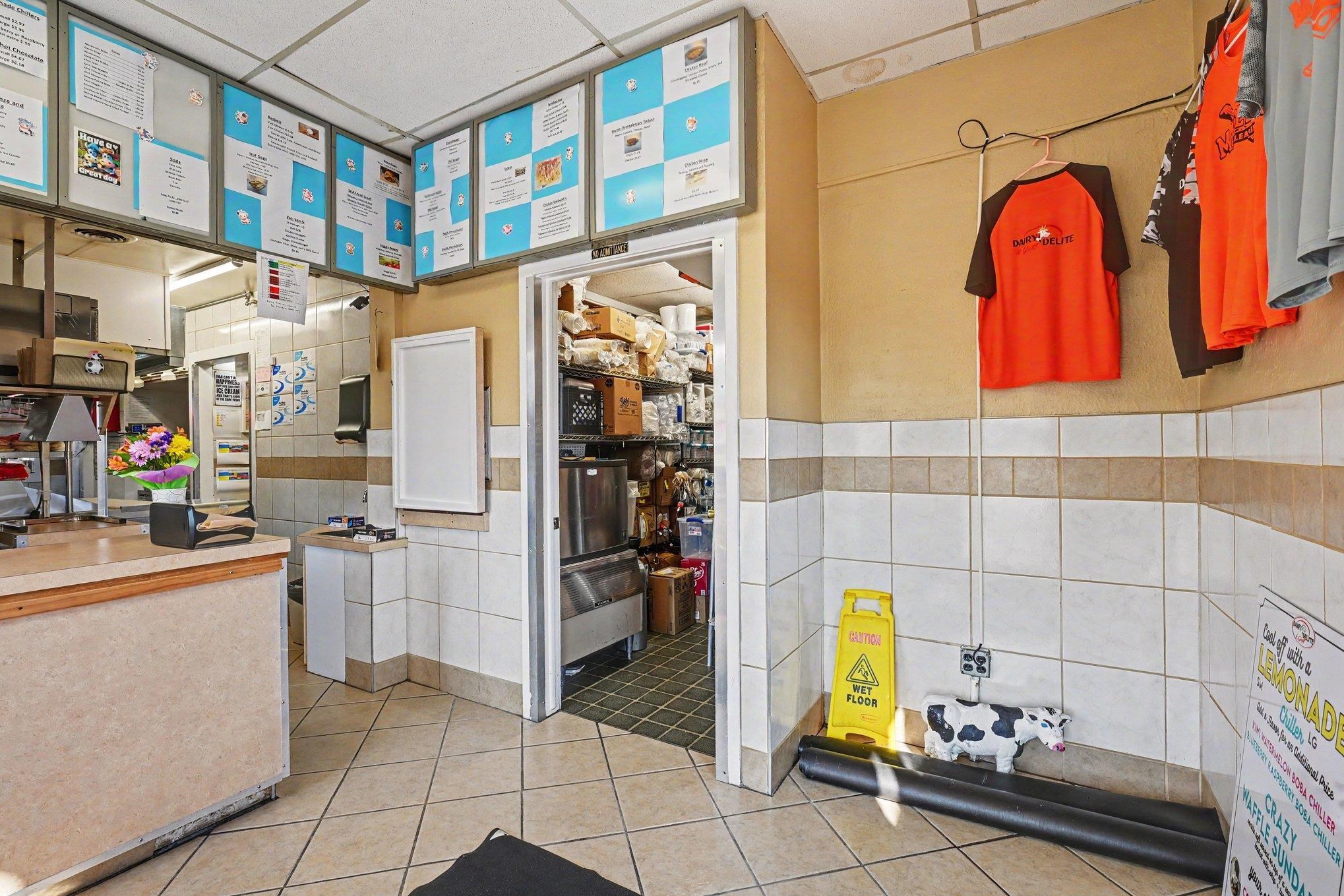 111 N William Street Property Photo 11