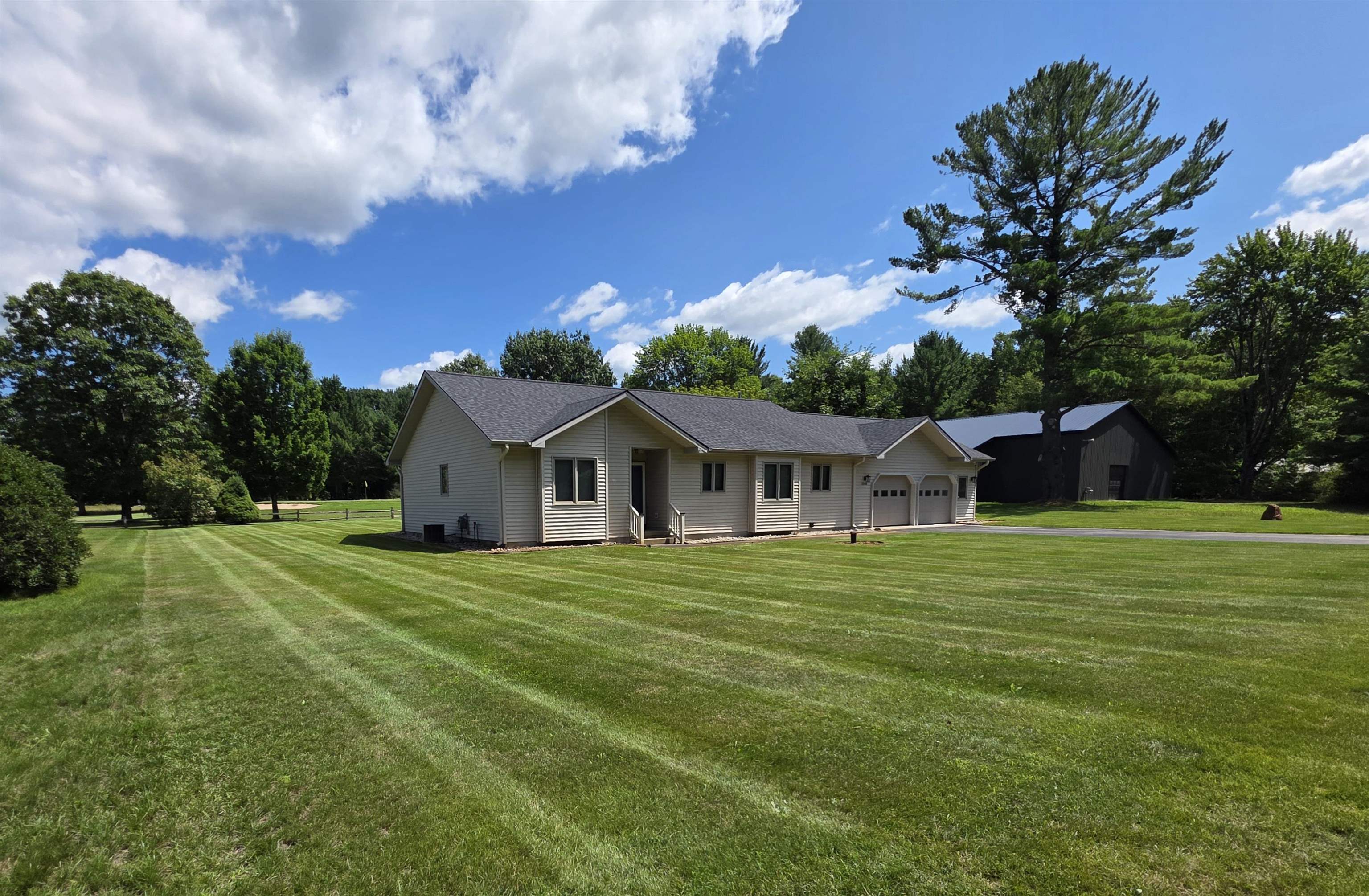 1540 Twin Birch Property Photo 3