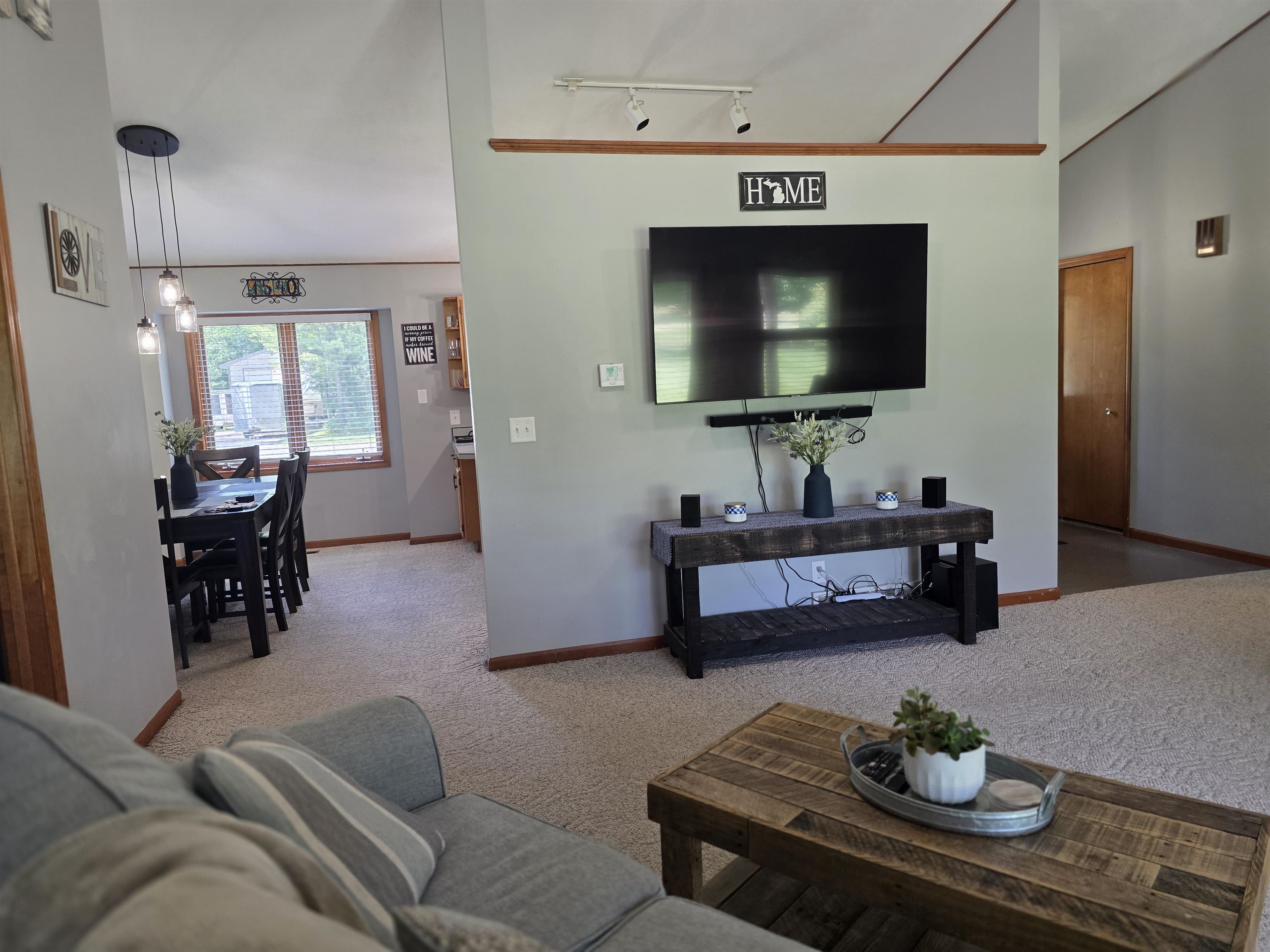 1540 Twin Birch Property Photo 9